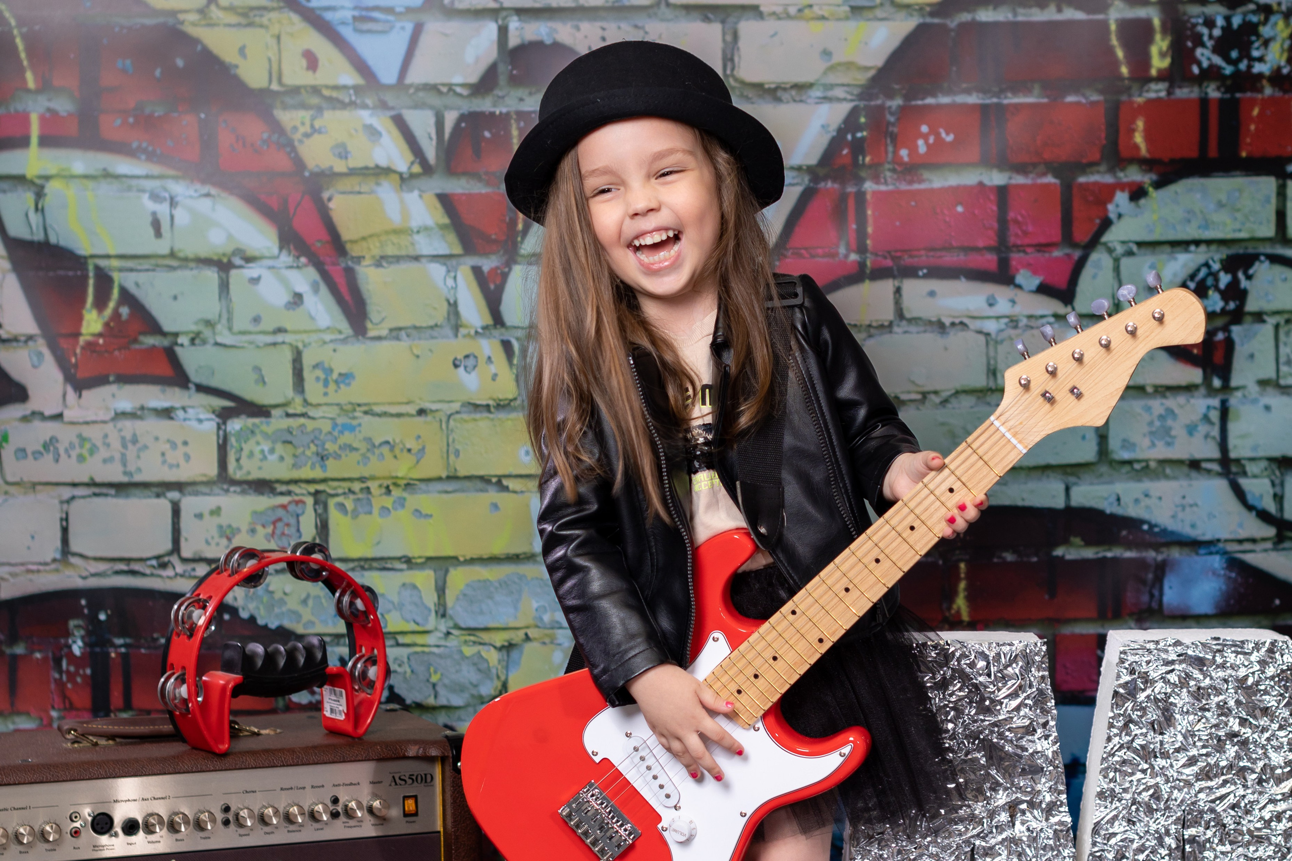 Фотопроект «Музыкальная лаборатория». Надежда Рыжова, портретная и контент-съемка в Челябинске