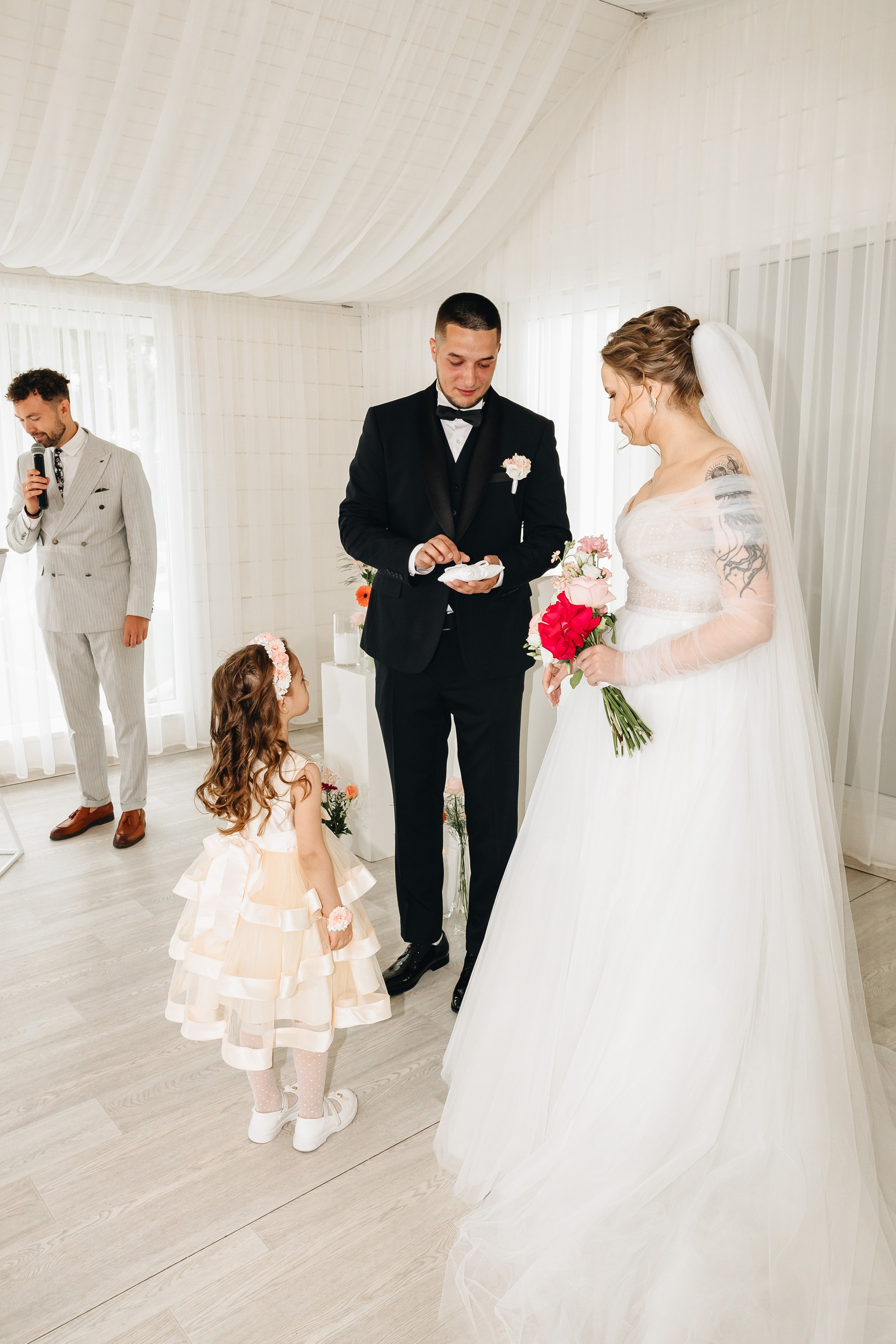 Олег и Виктория. Свадебный фотограф и видеограф — Сергей и Дарья