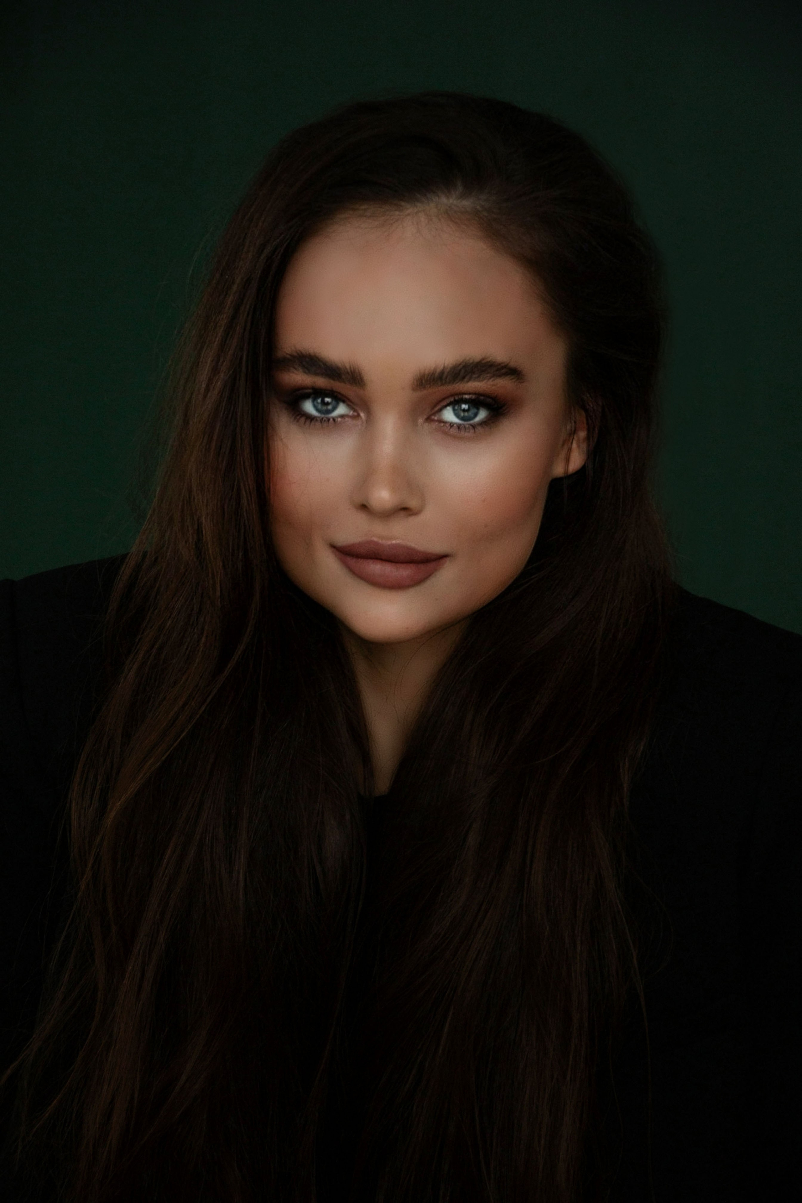 Алина. Бережно сохраняю ваши чувства и истории на своих фотографиях