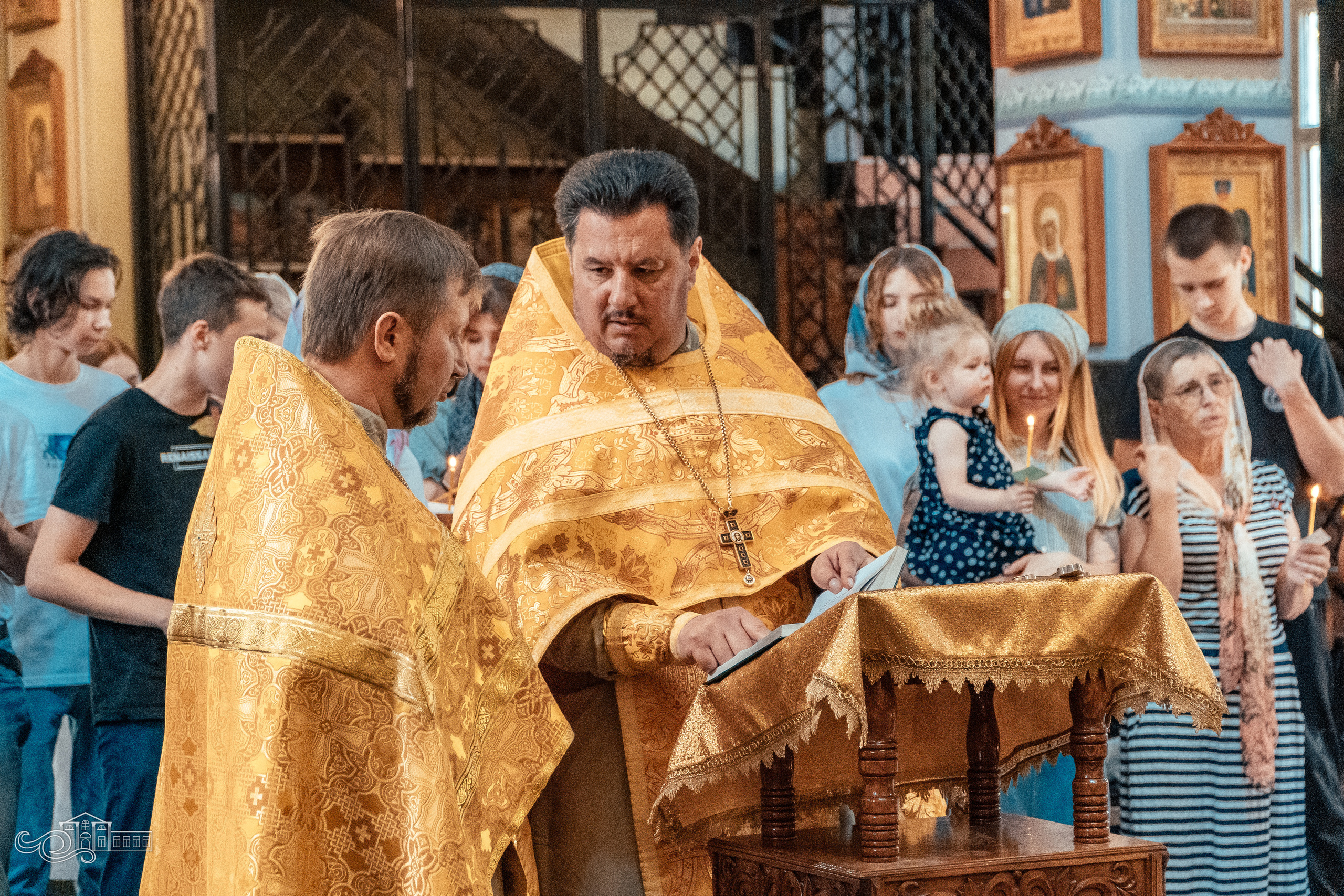 Молебен с учащимися и молодежью. Новотитаровский Дом культуры