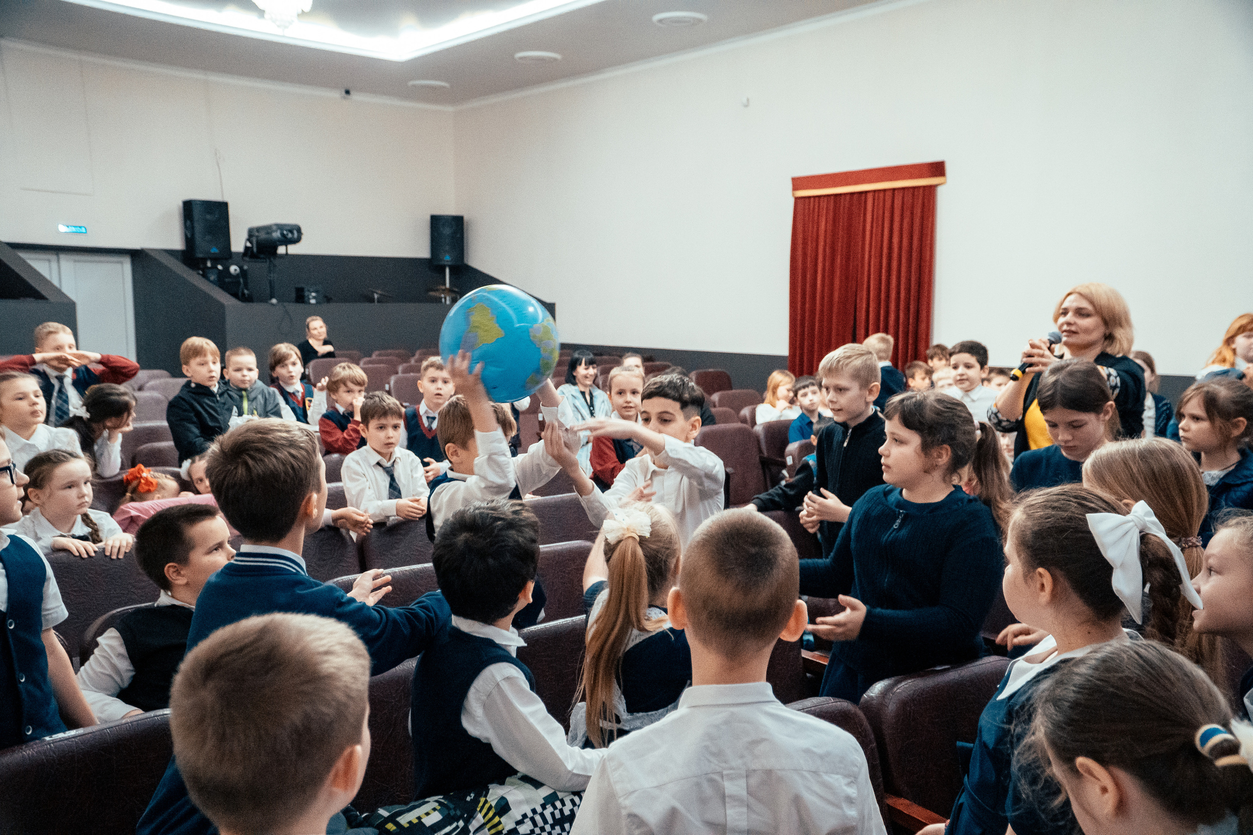 День космонавтики. Новотитаровский Дом культуры