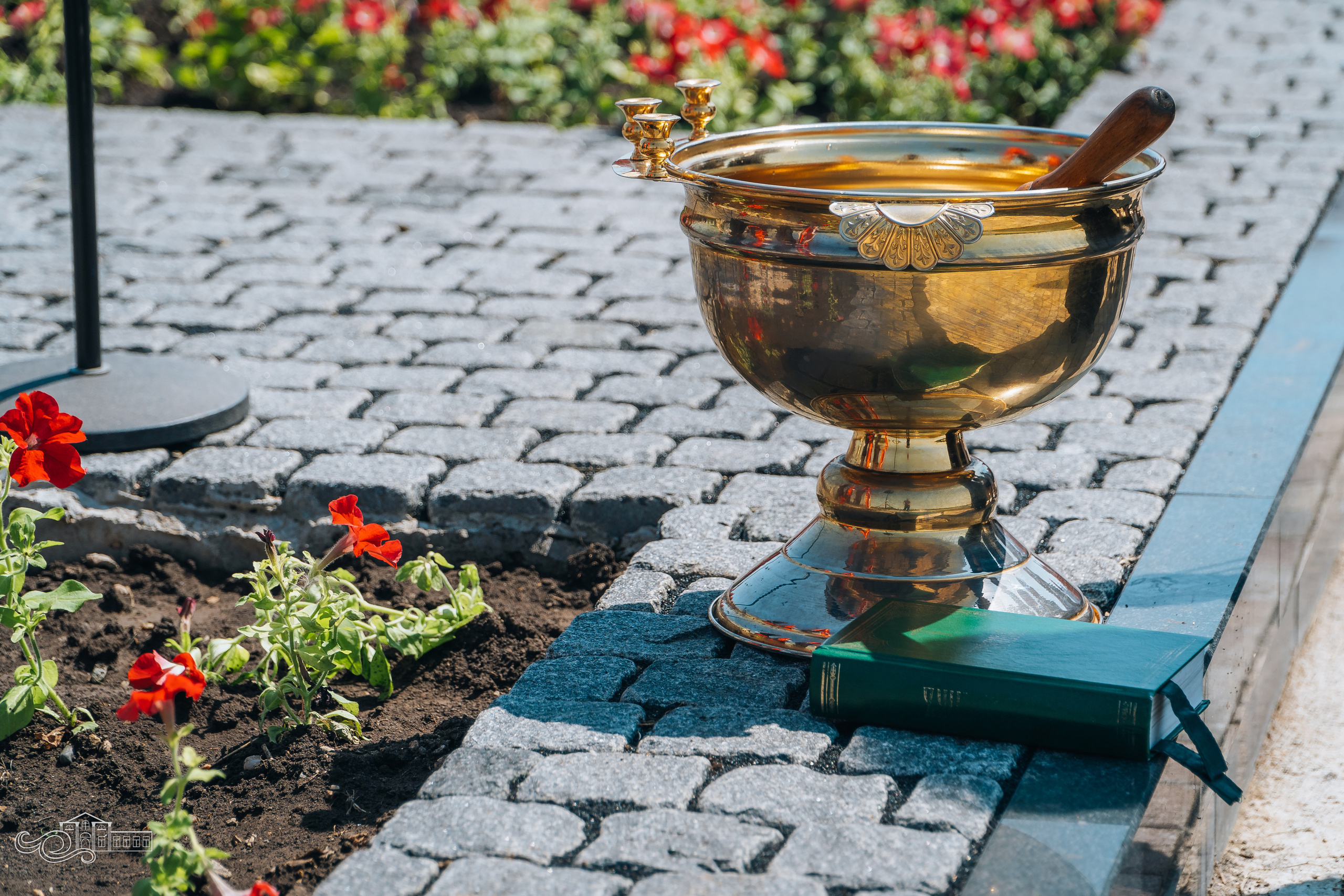 Открытие памятника неизвестным Советским воинам. Новотитаровский Дом культуры