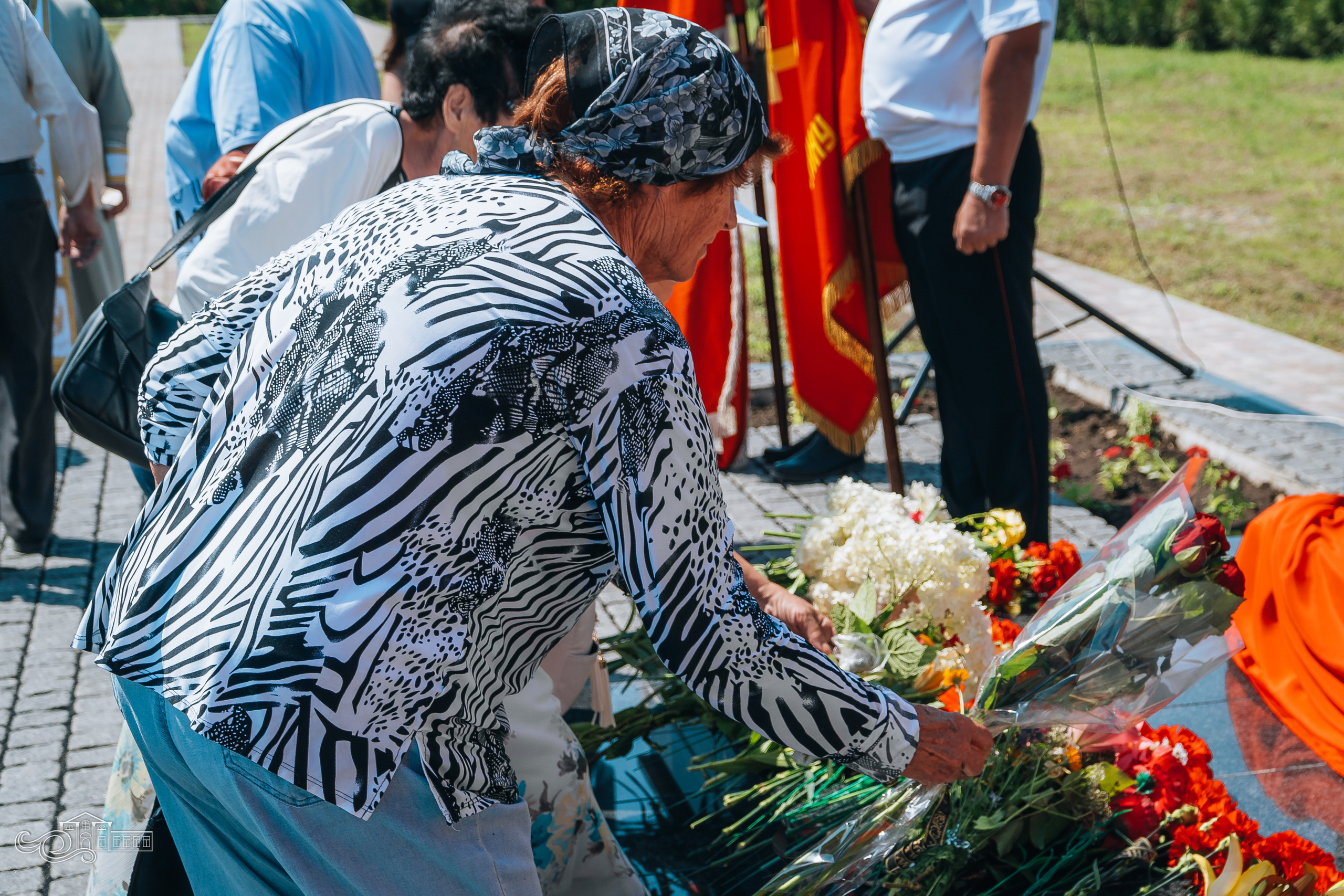 Открытие памятника неизвестным Советским воинам. Новотитаровский Дом культуры