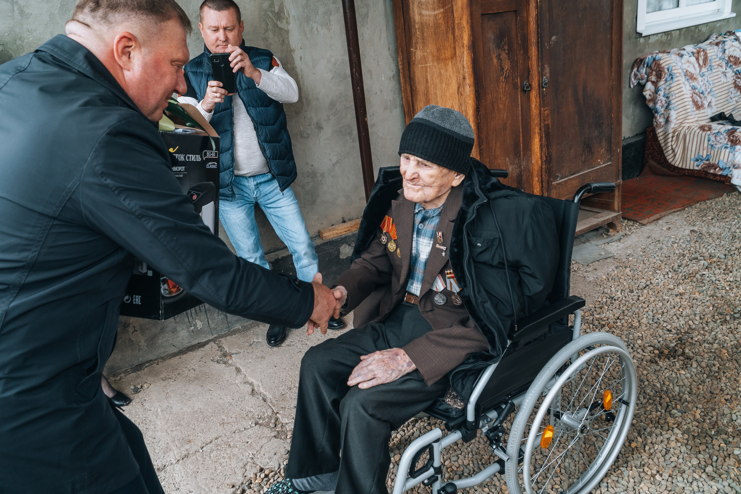 Адресные поздравления ветеранов Великой Отечественной Войны. Новотитаровский Дом культуры