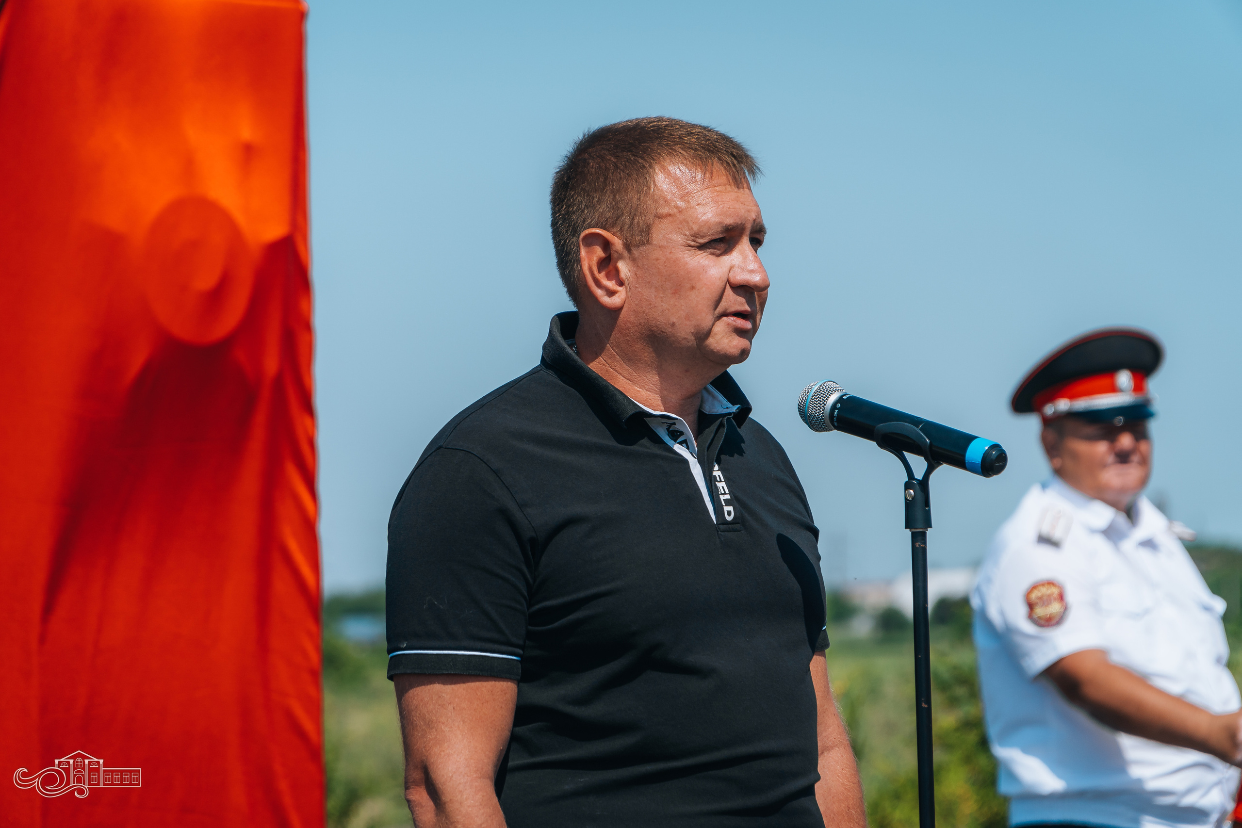 Открытие памятника неизвестным Советским воинам. Новотитаровский Дом культуры