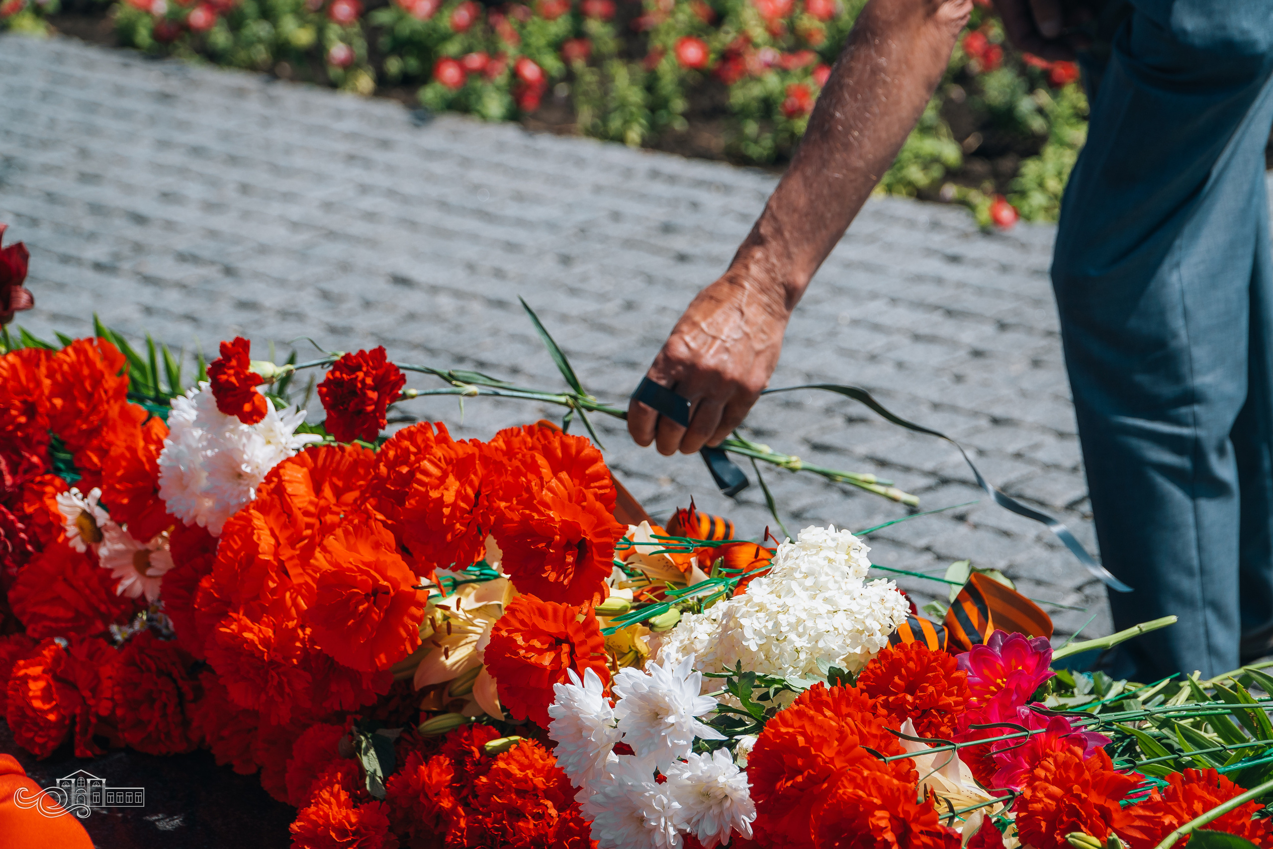 Открытие памятника неизвестным Советским воинам. Новотитаровский Дом культуры