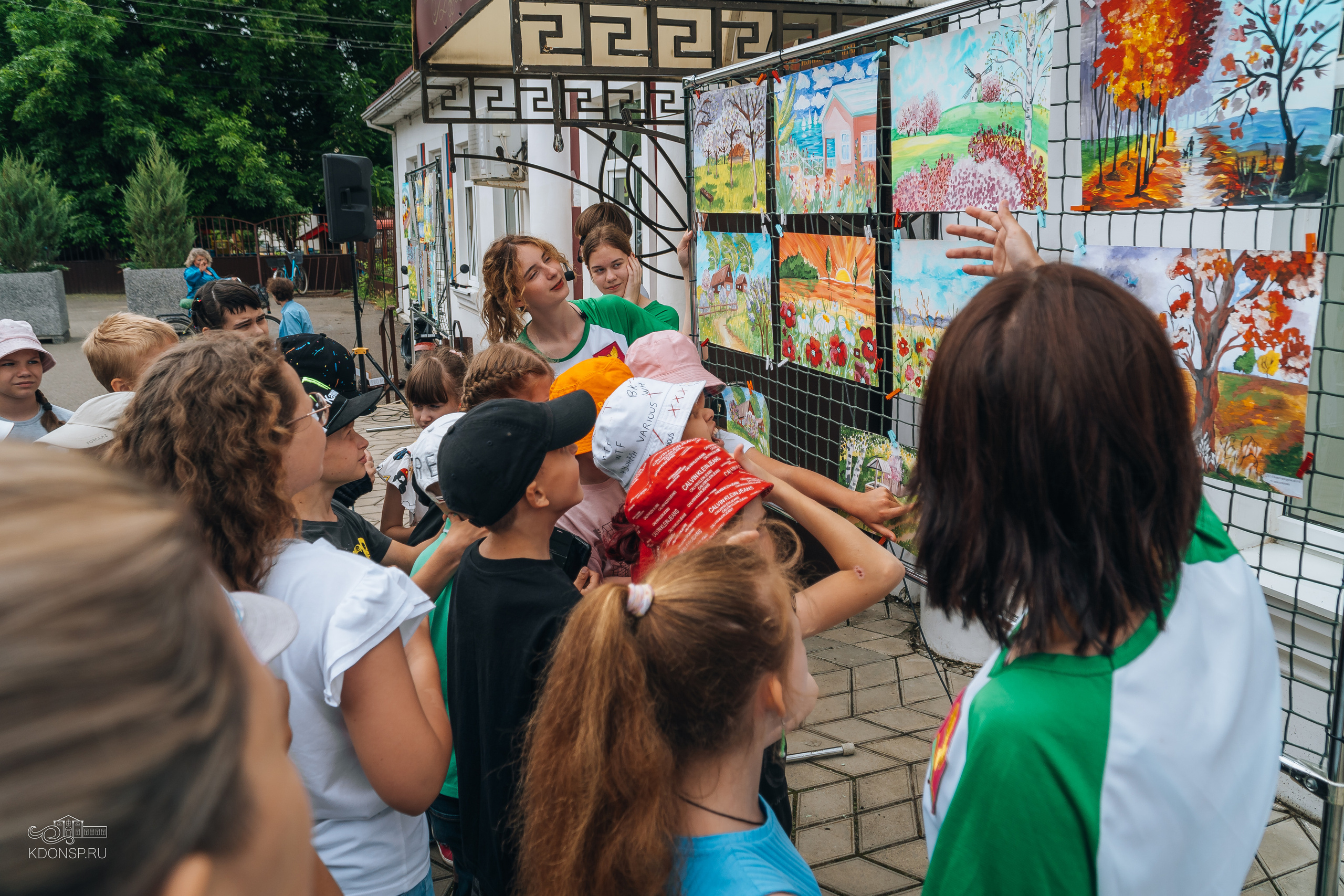 Выставка рисунков «Природа Кубани». Новотитаровский Дом культуры