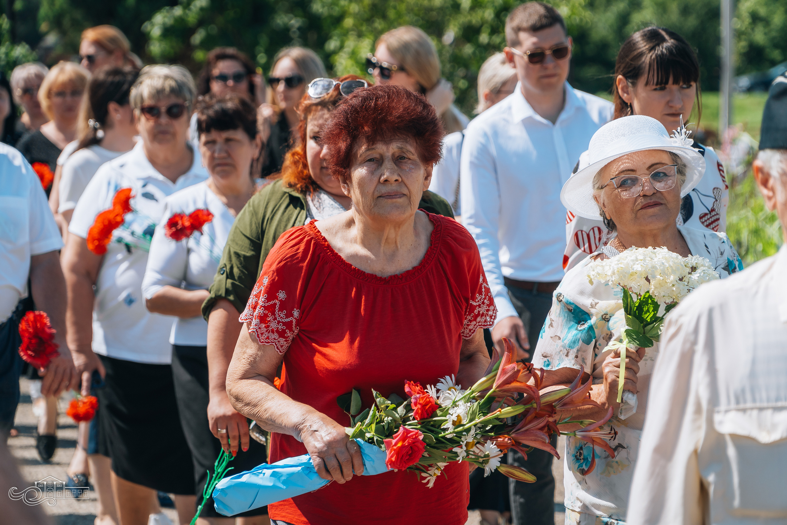 Открытие памятника неизвестным Советским воинам. Новотитаровский Дом культуры