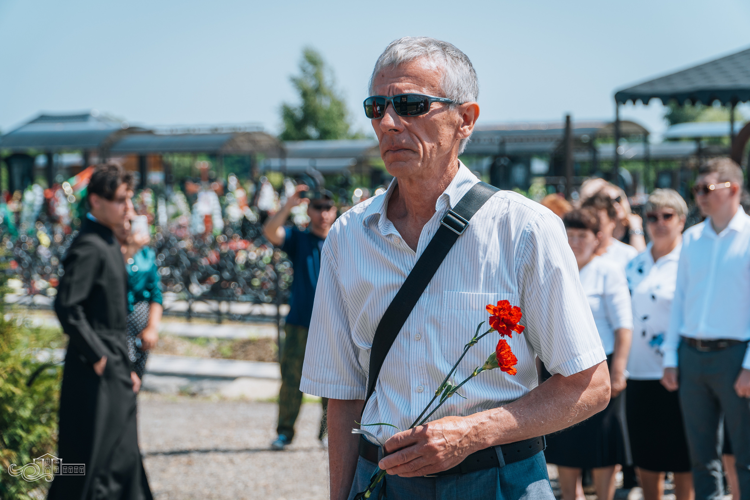 Открытие памятника неизвестным Советским воинам. Новотитаровский Дом культуры