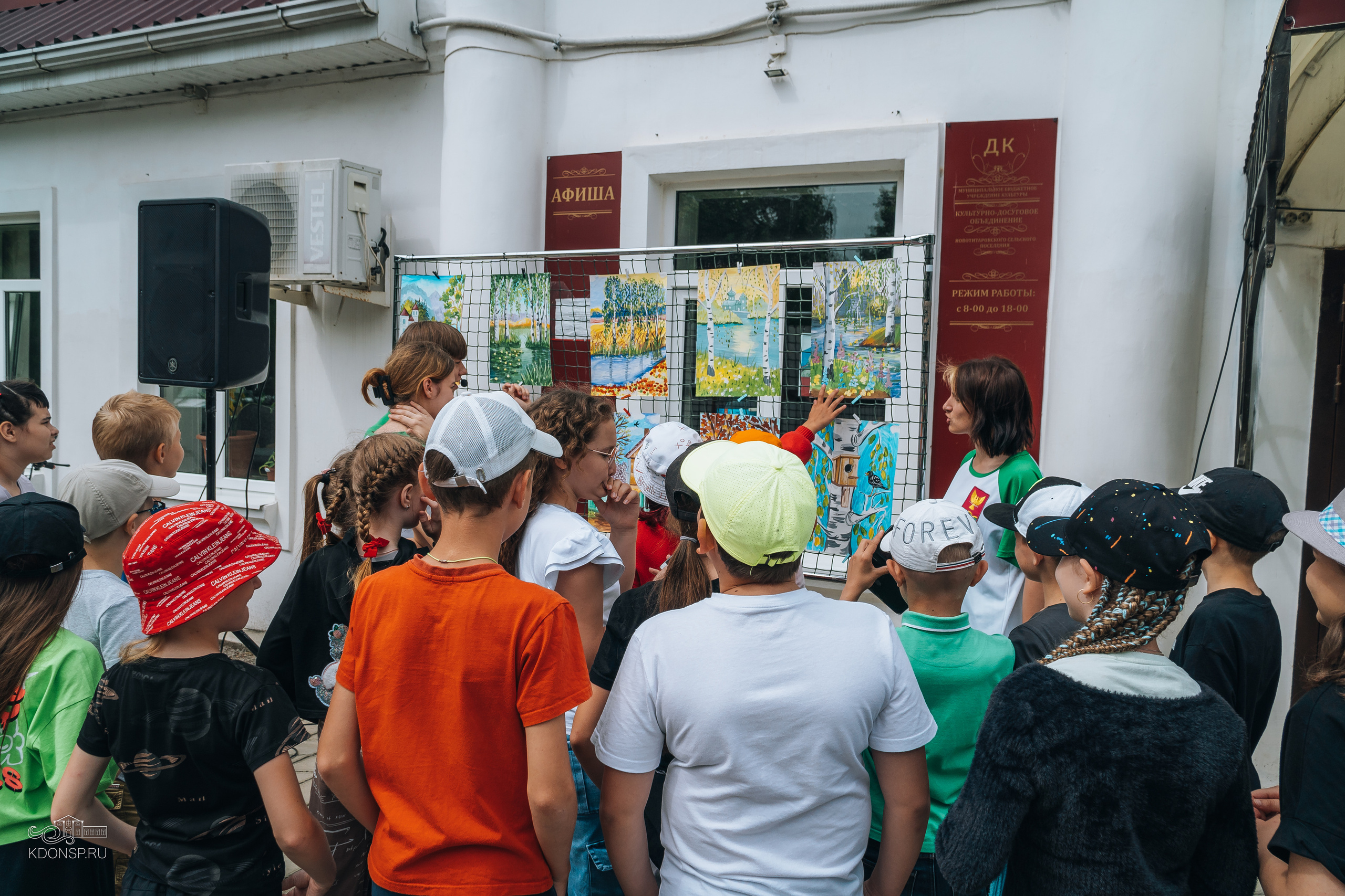 Выставка рисунков «Природа Кубани». Новотитаровский Дом культуры