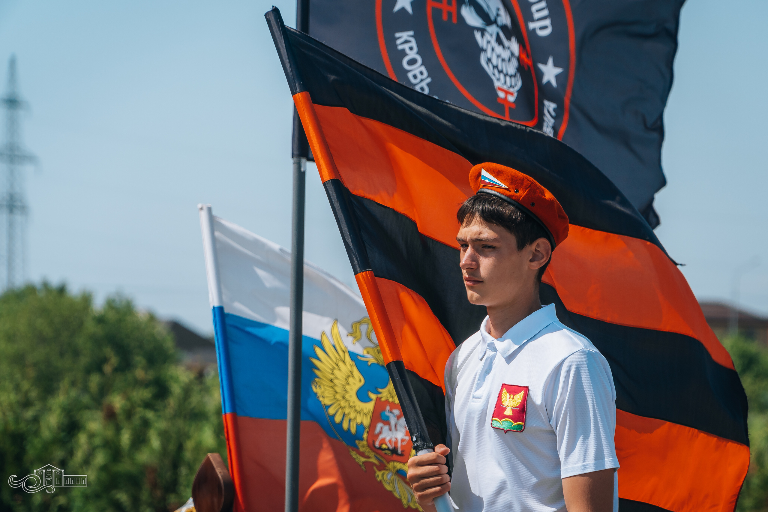 Открытие памятника неизвестным Советским воинам. Новотитаровский Дом культуры