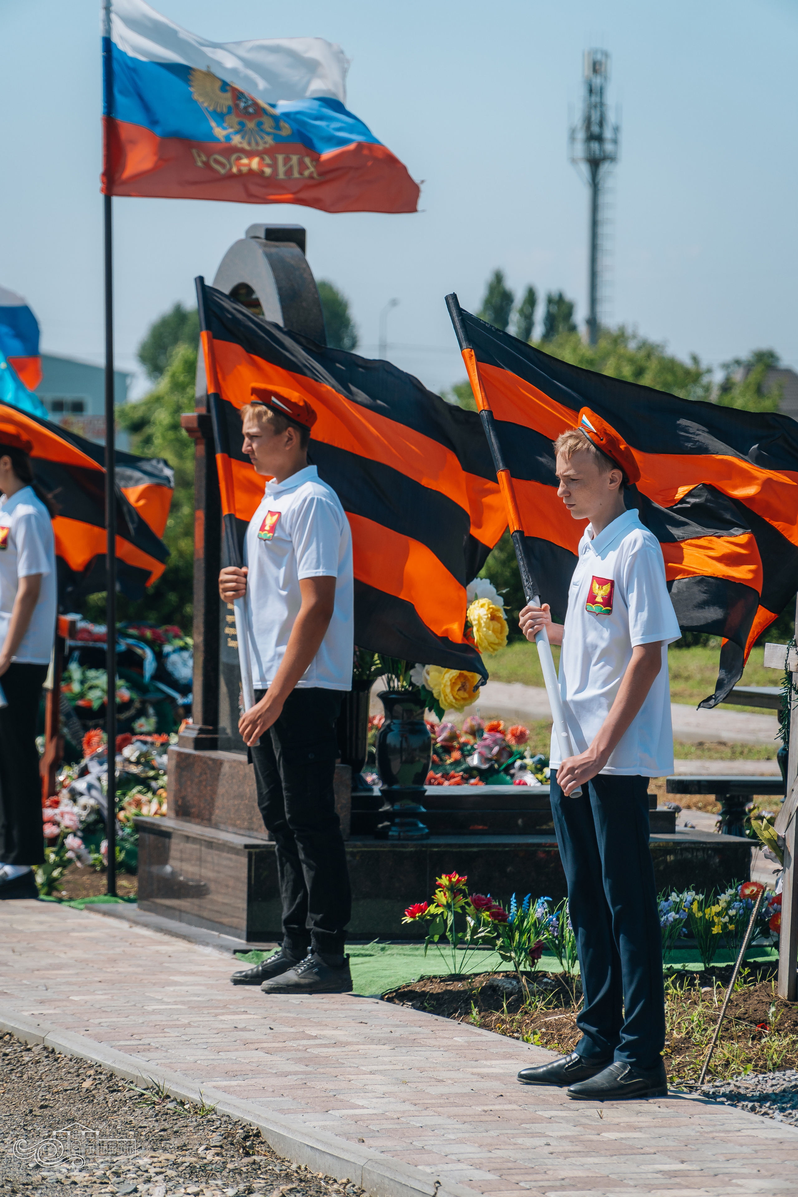 Открытие памятника неизвестным Советским воинам. Новотитаровский Дом культуры