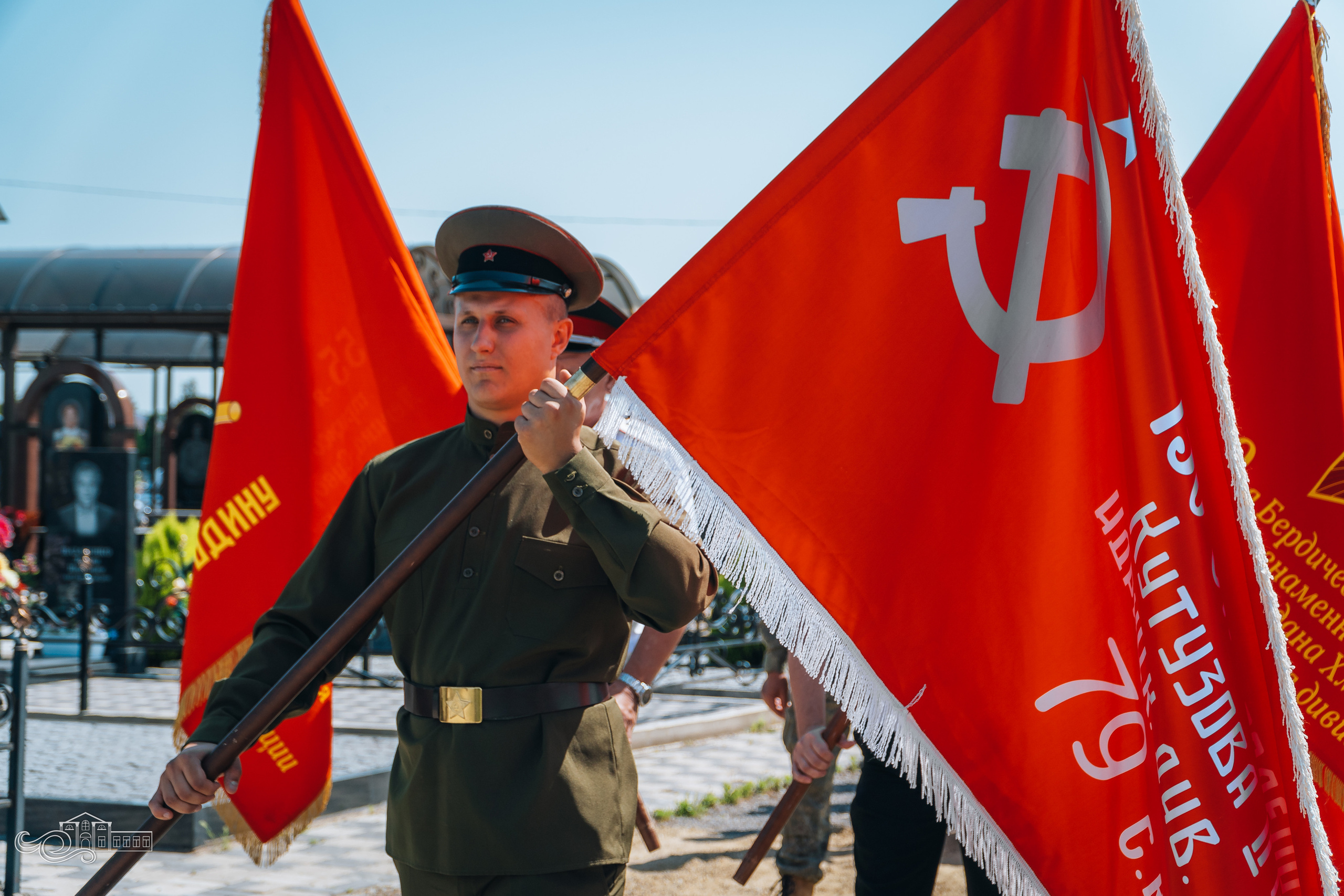 Открытие памятника неизвестным Советским воинам. Новотитаровский Дом культуры