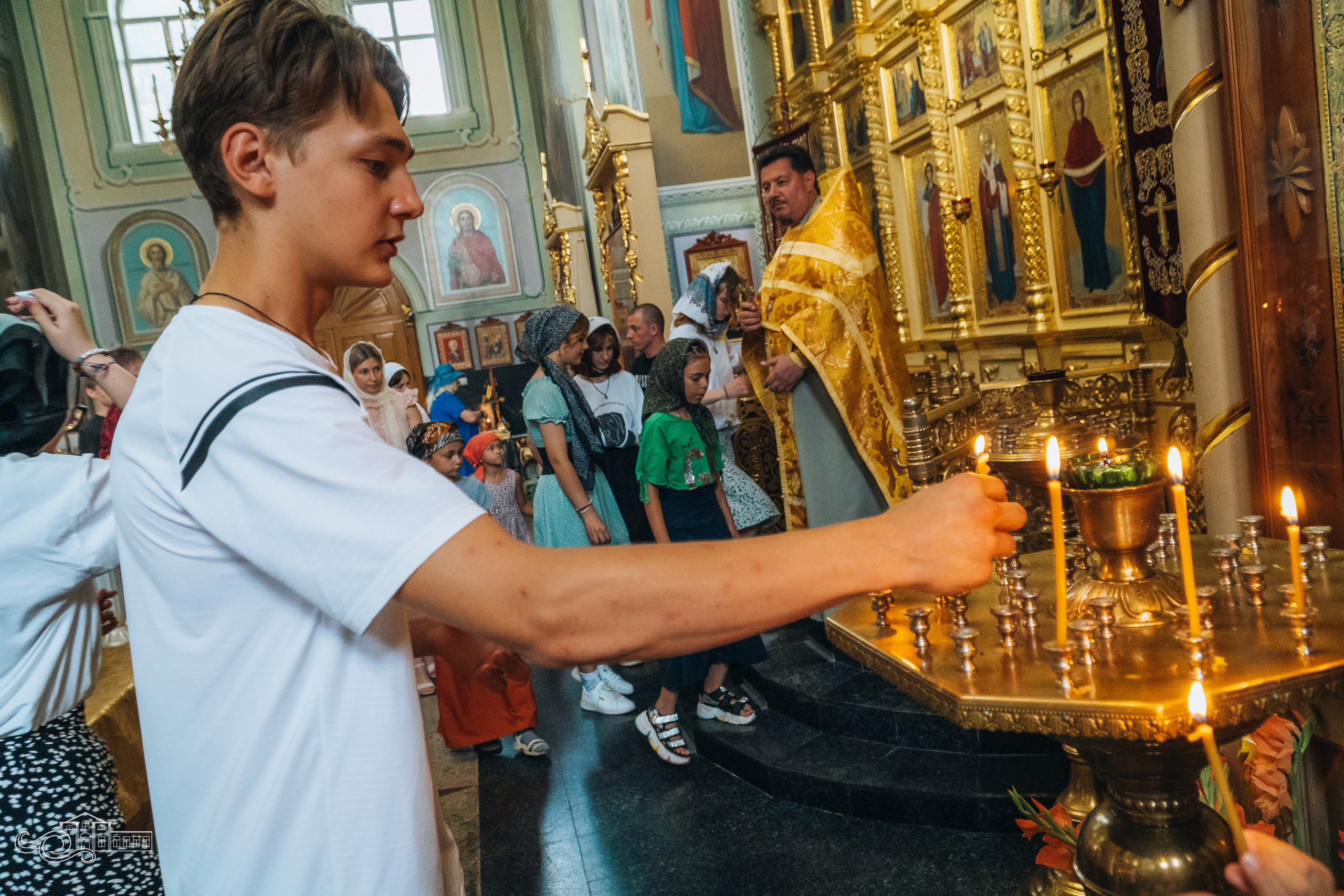 Молебен с учащимися и молодежью. Новотитаровский Дом культуры