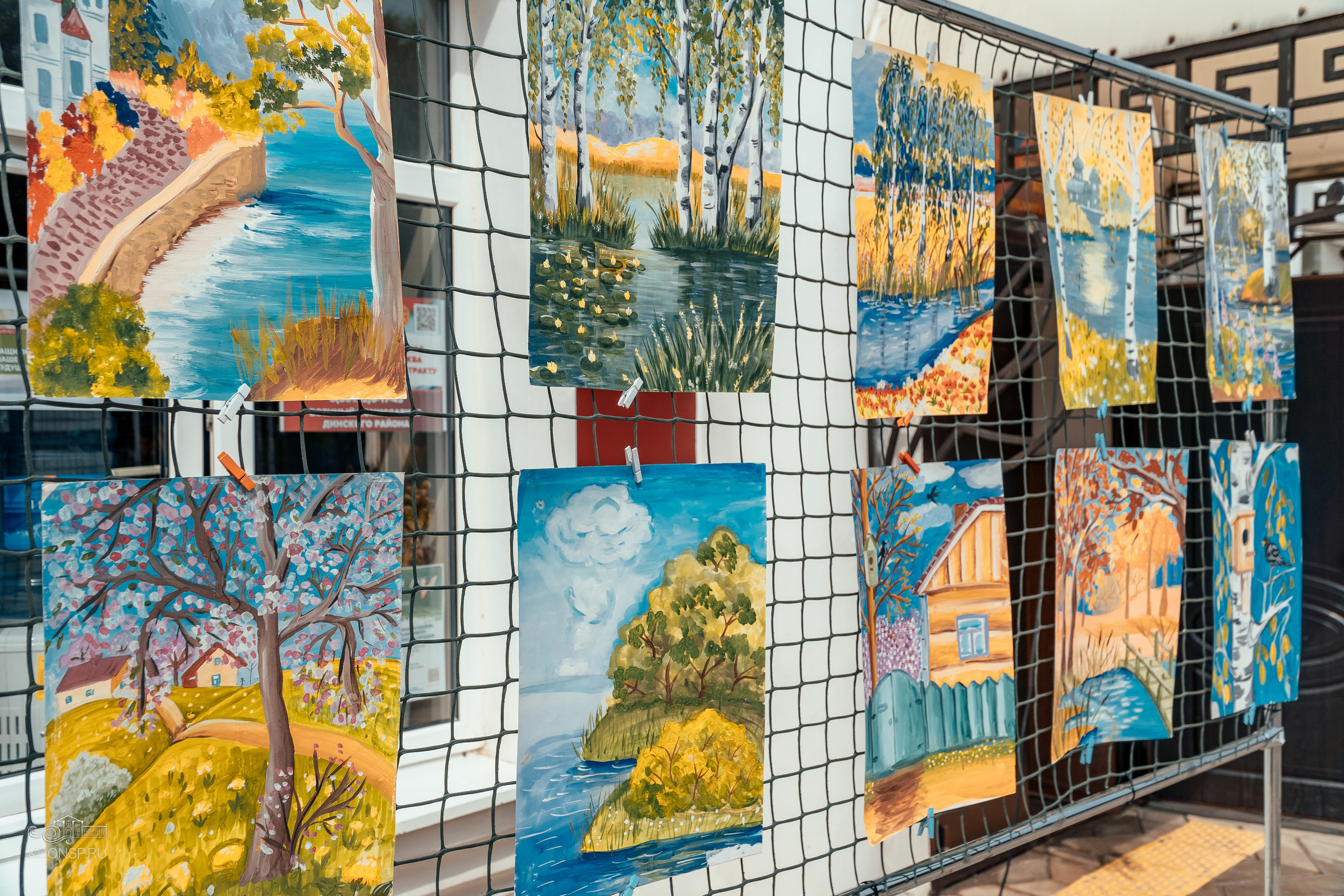 Выставка рисунков «Природа Кубани». Новотитаровский Дом культуры