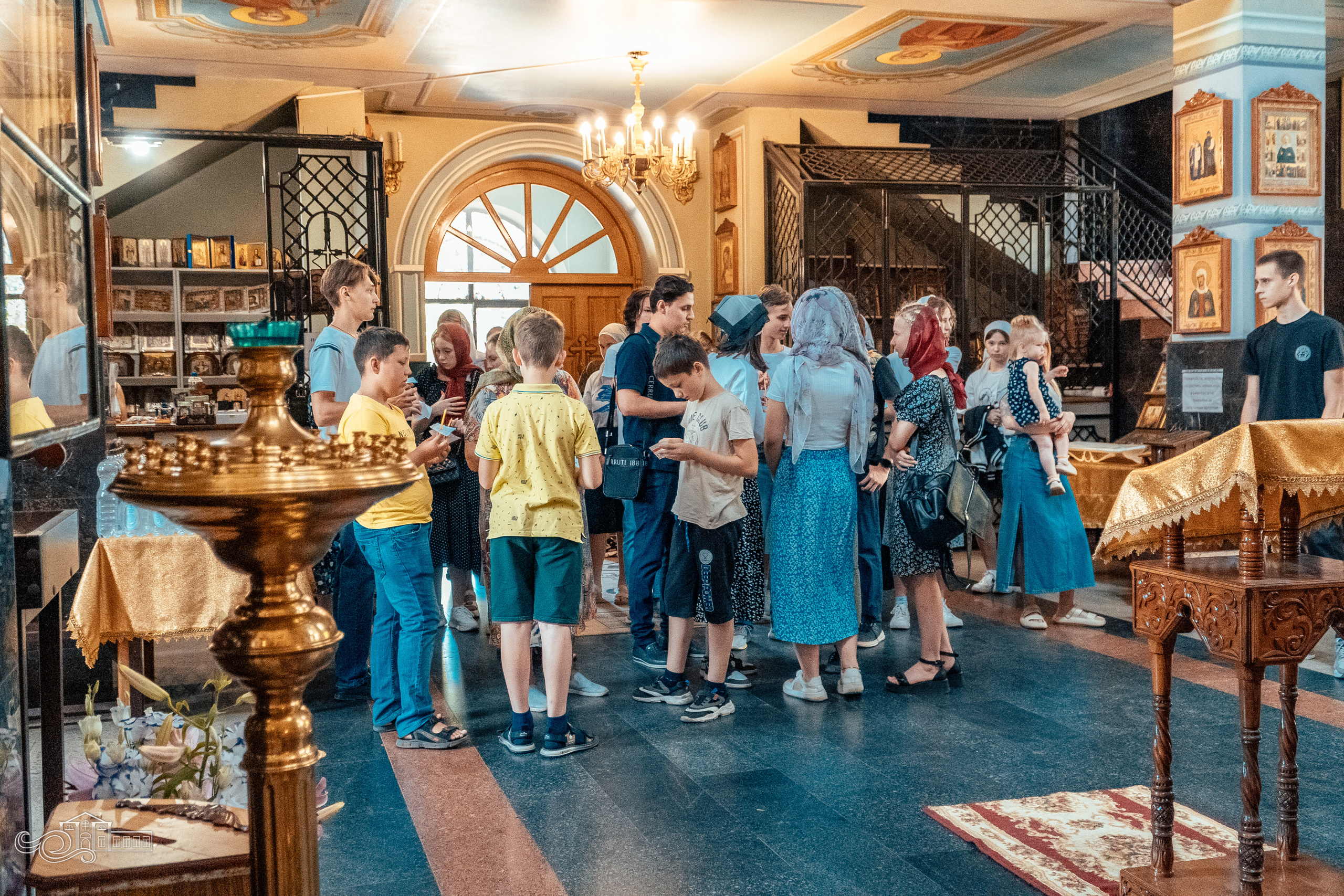 Молебен с учащимися и молодежью. Новотитаровский Дом культуры