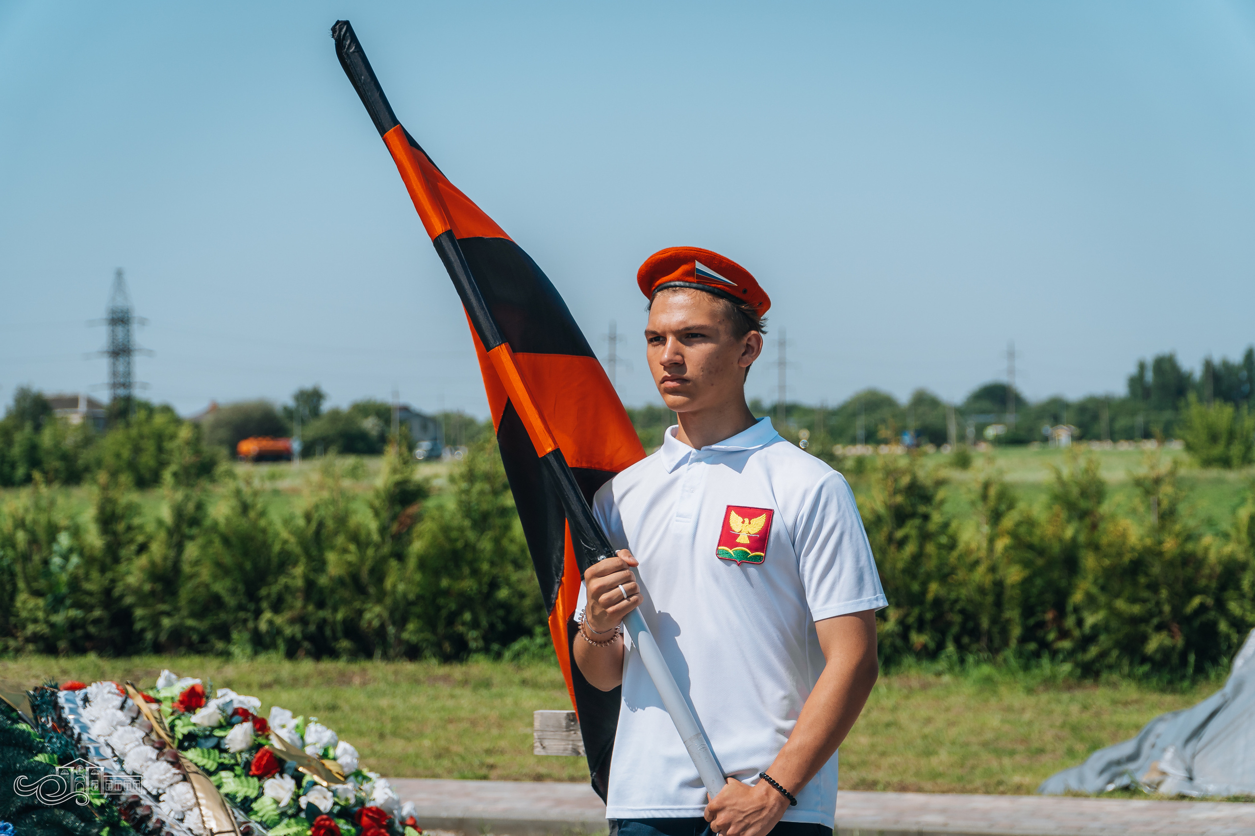 Открытие памятника неизвестным Советским воинам. Новотитаровский Дом культуры