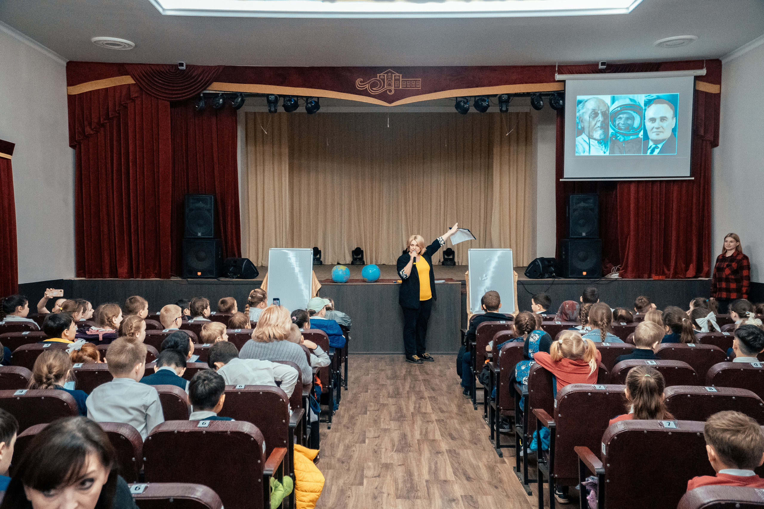 День космонавтики. Новотитаровский Дом культуры