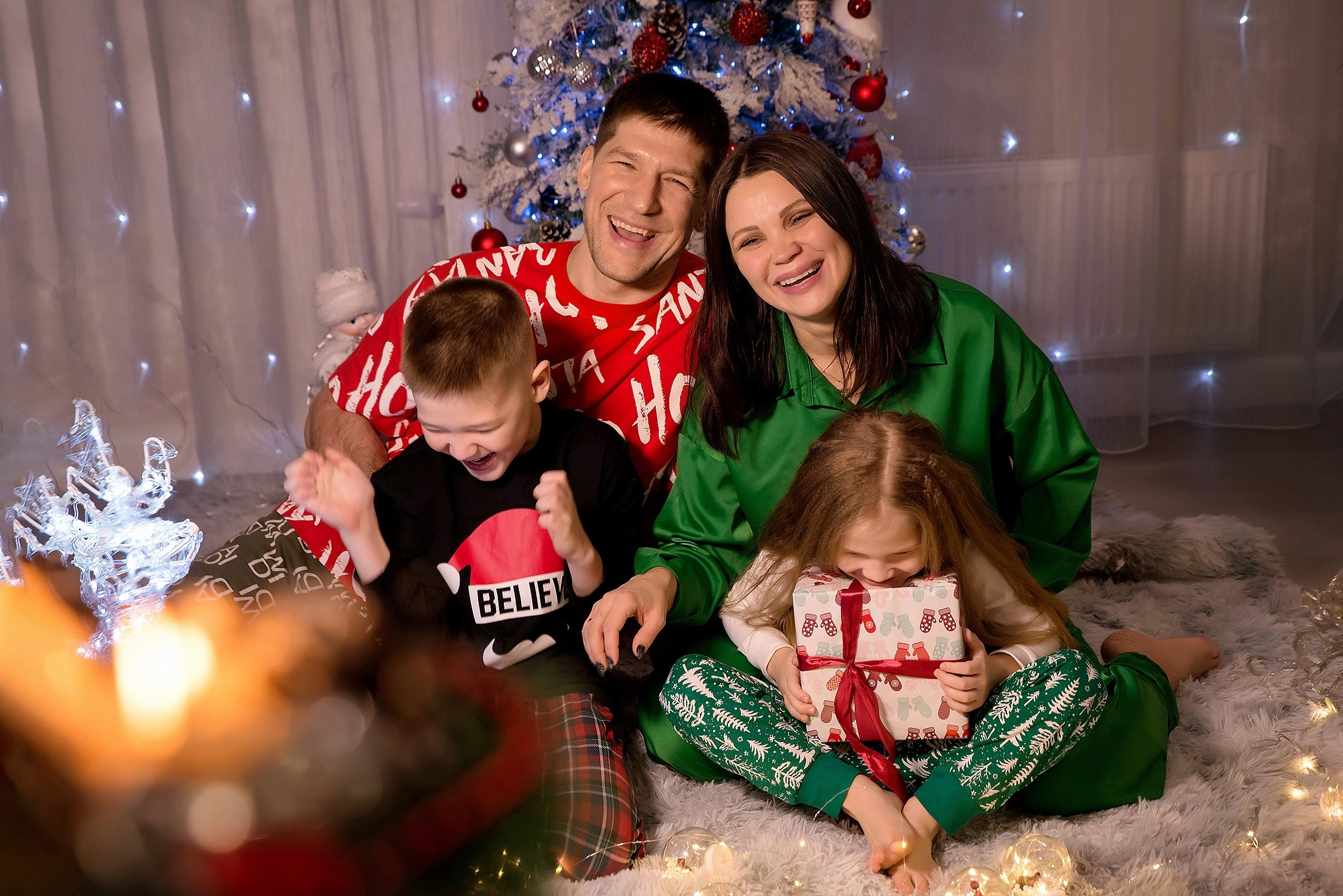 Новый год. Контакты