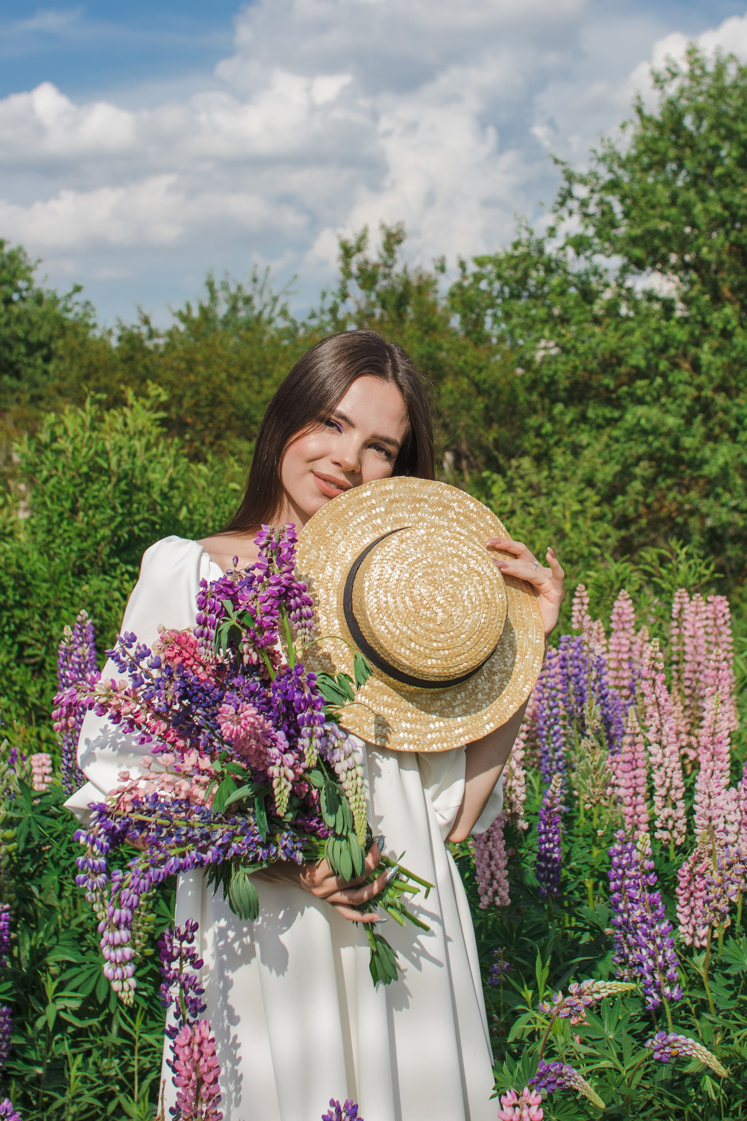 Девушках в люпинах