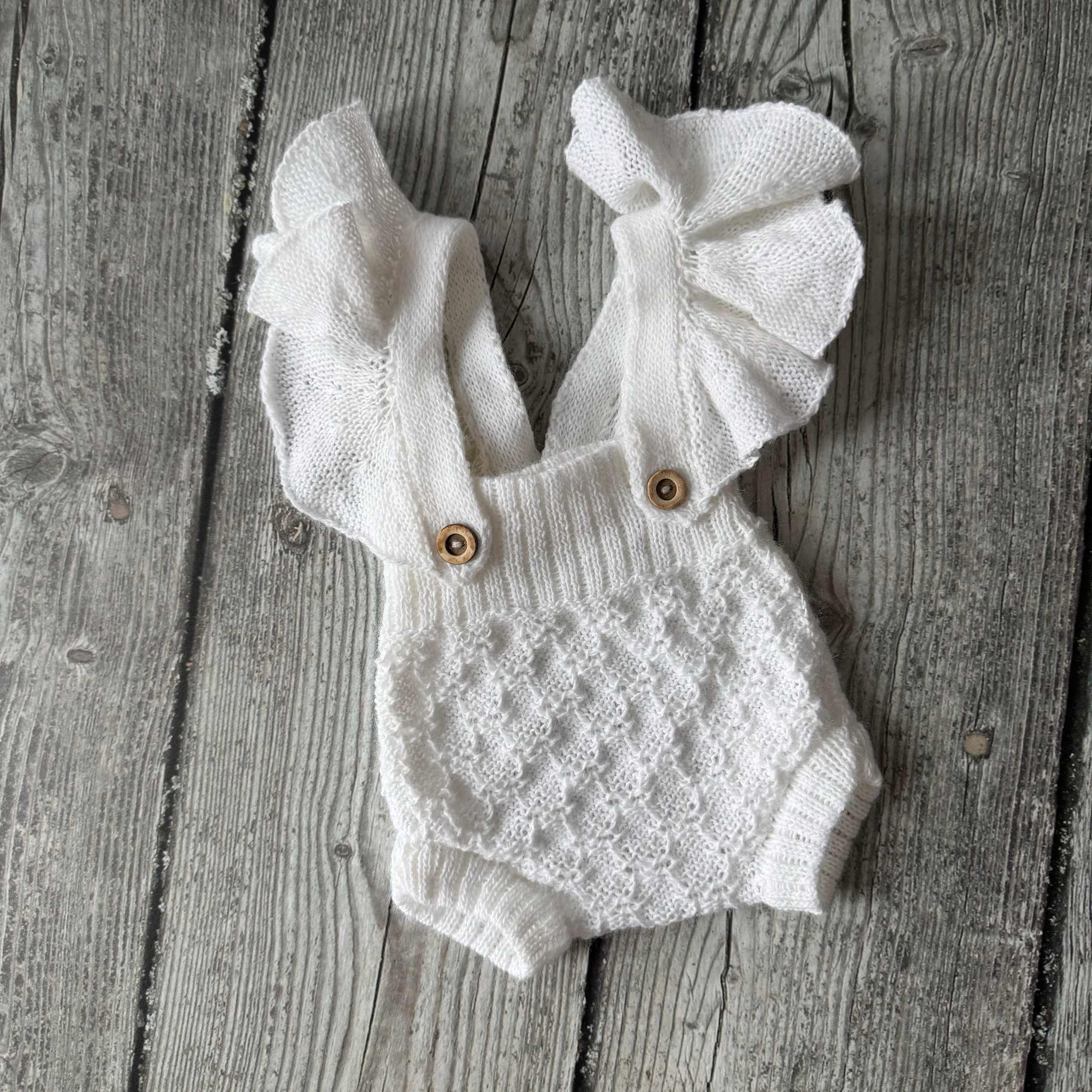 Костюмы и аксессуары для фотосессии новорожденных | Реквизит для съемки newborn в Москве. Фотосессия новорожденных в Москве и Московской области | Профессиональный фотограф newborn — Татьяна Иванова