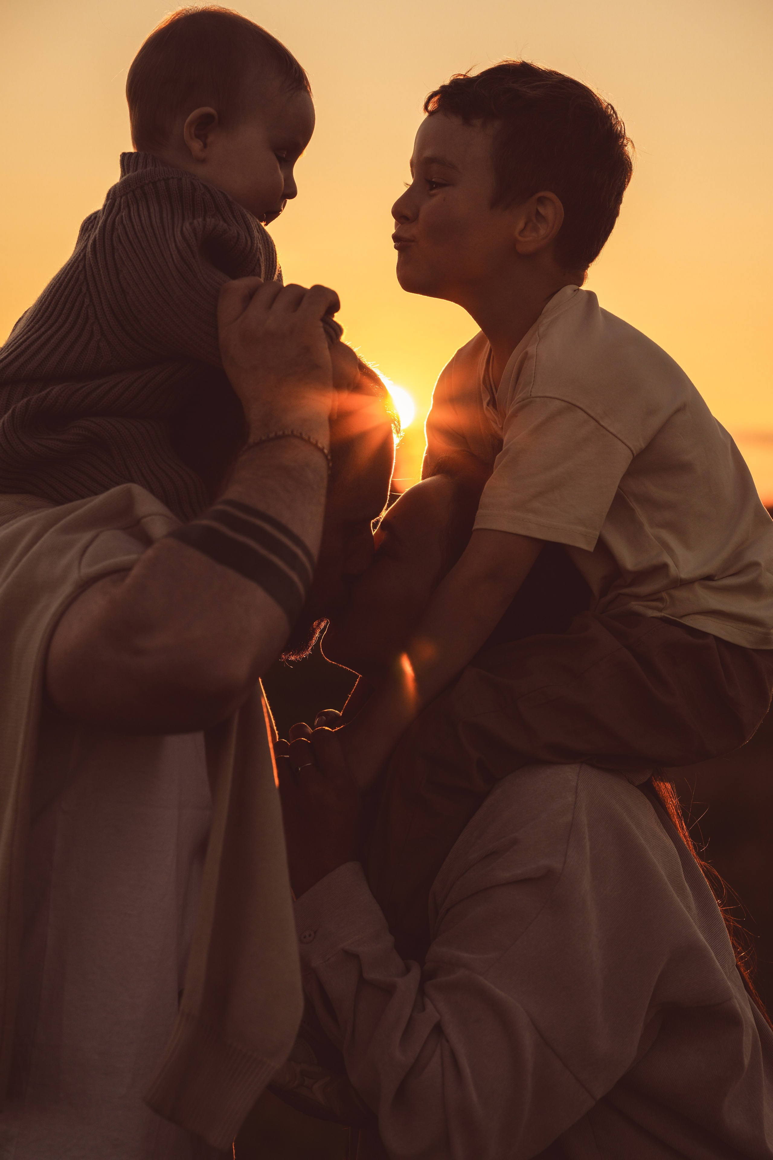 Семья Тони и Саши на закате. Семейный и портретный фотограф в Санкт-Петербурге Татьяна Гримоть