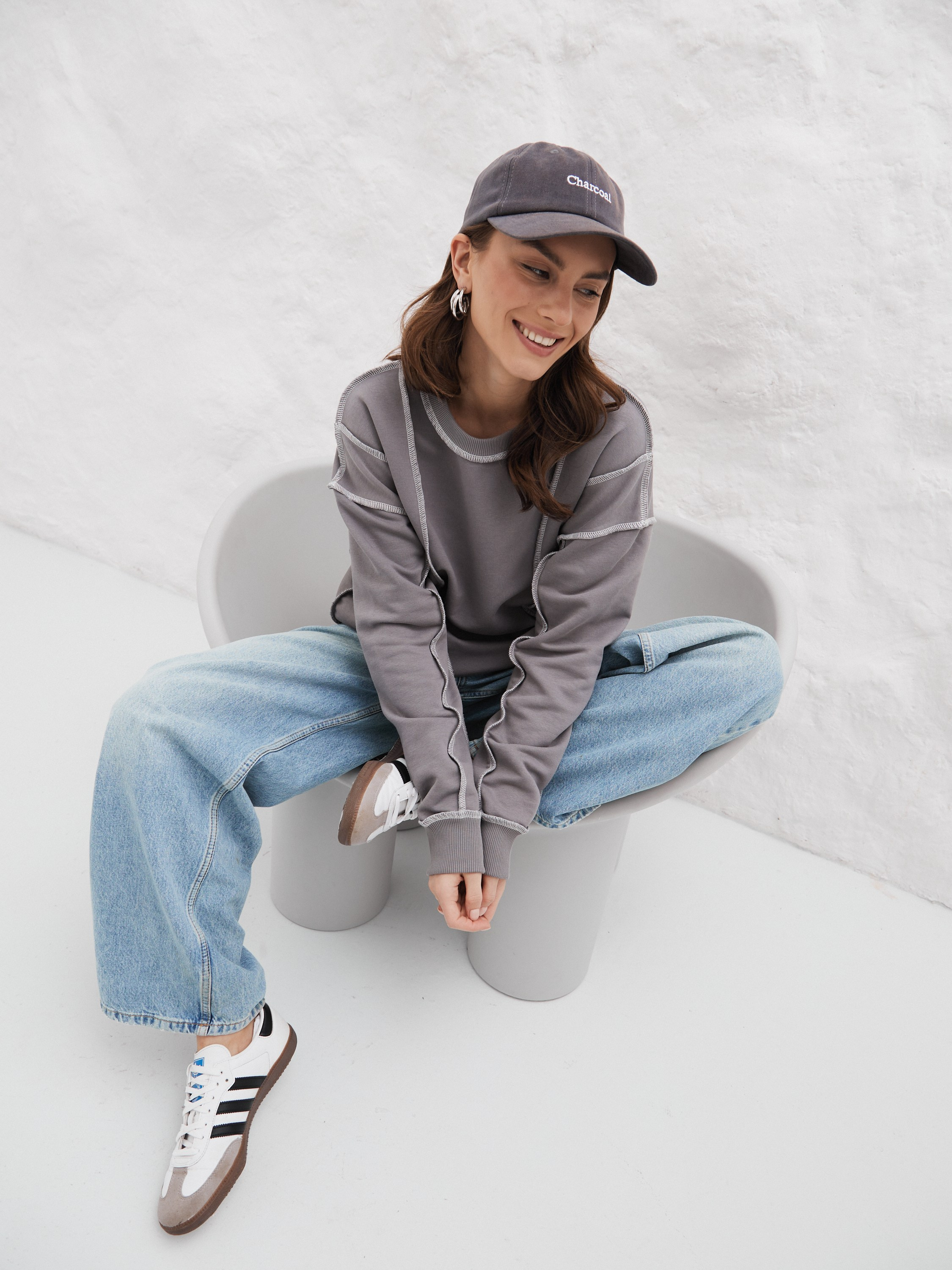 Фотосъемка свитшотов Екатеринбург Wildberries ВБ Ozon Озон мужские женские свитшоты фотосессия одежды Екб заказать цена фотосъемка товара WB. Фотограф Екатеринбург Анастасия Жерновская | Маркетплейсы и нейрофото