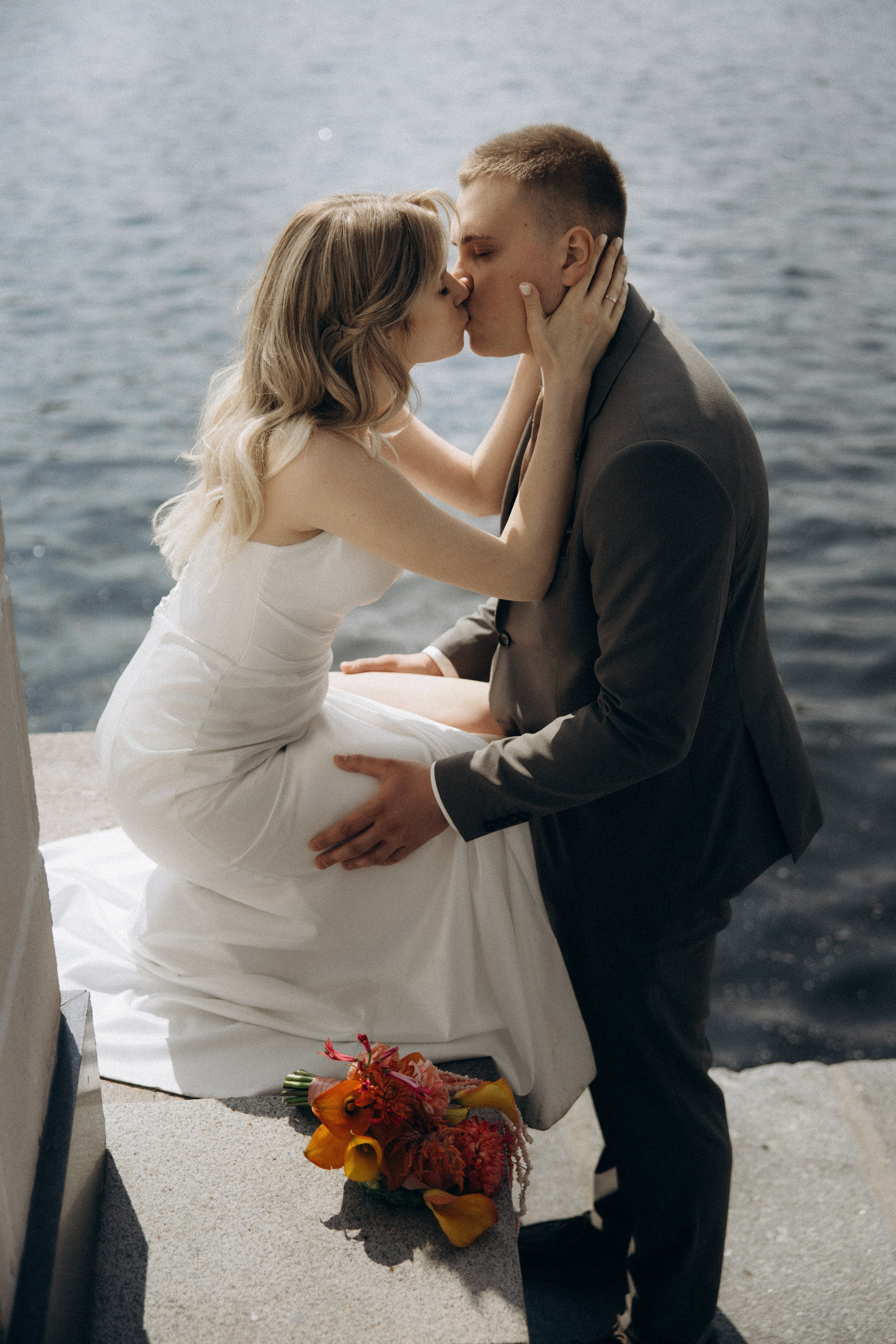 Свадебная фотосессия на Речном вокзале города Москвы