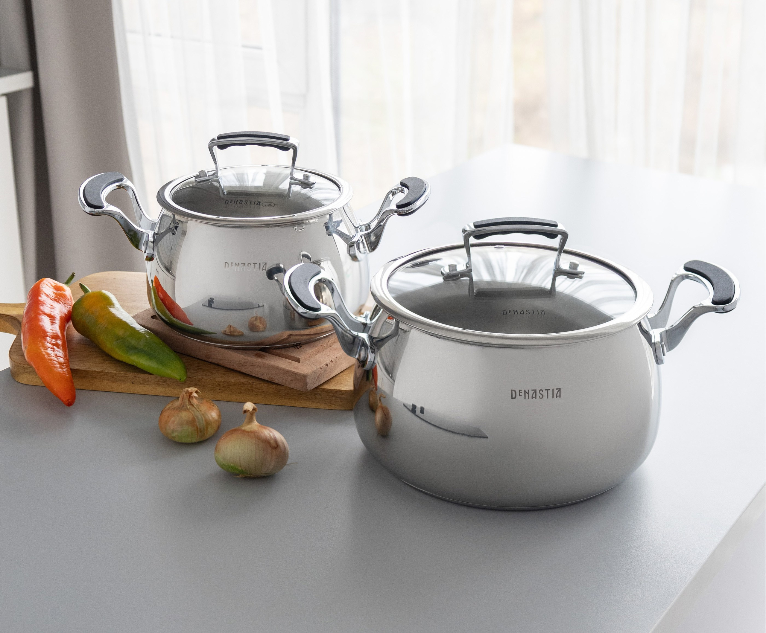 Набор кастрюль с зеркальным блеском | Фото для интернет-магазина