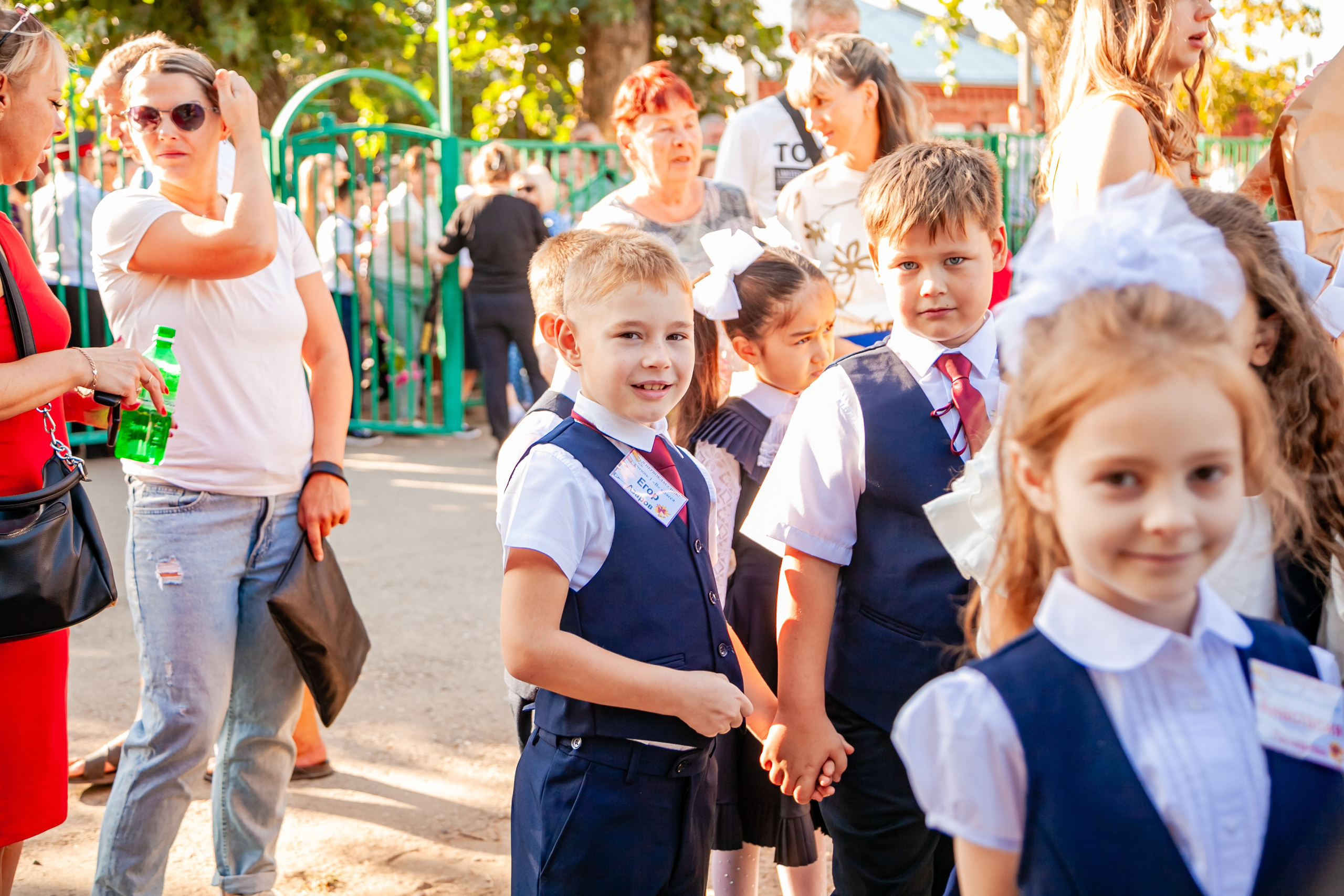 1 сентября линейка. Свадебный и семейный фотограф в Армавире
