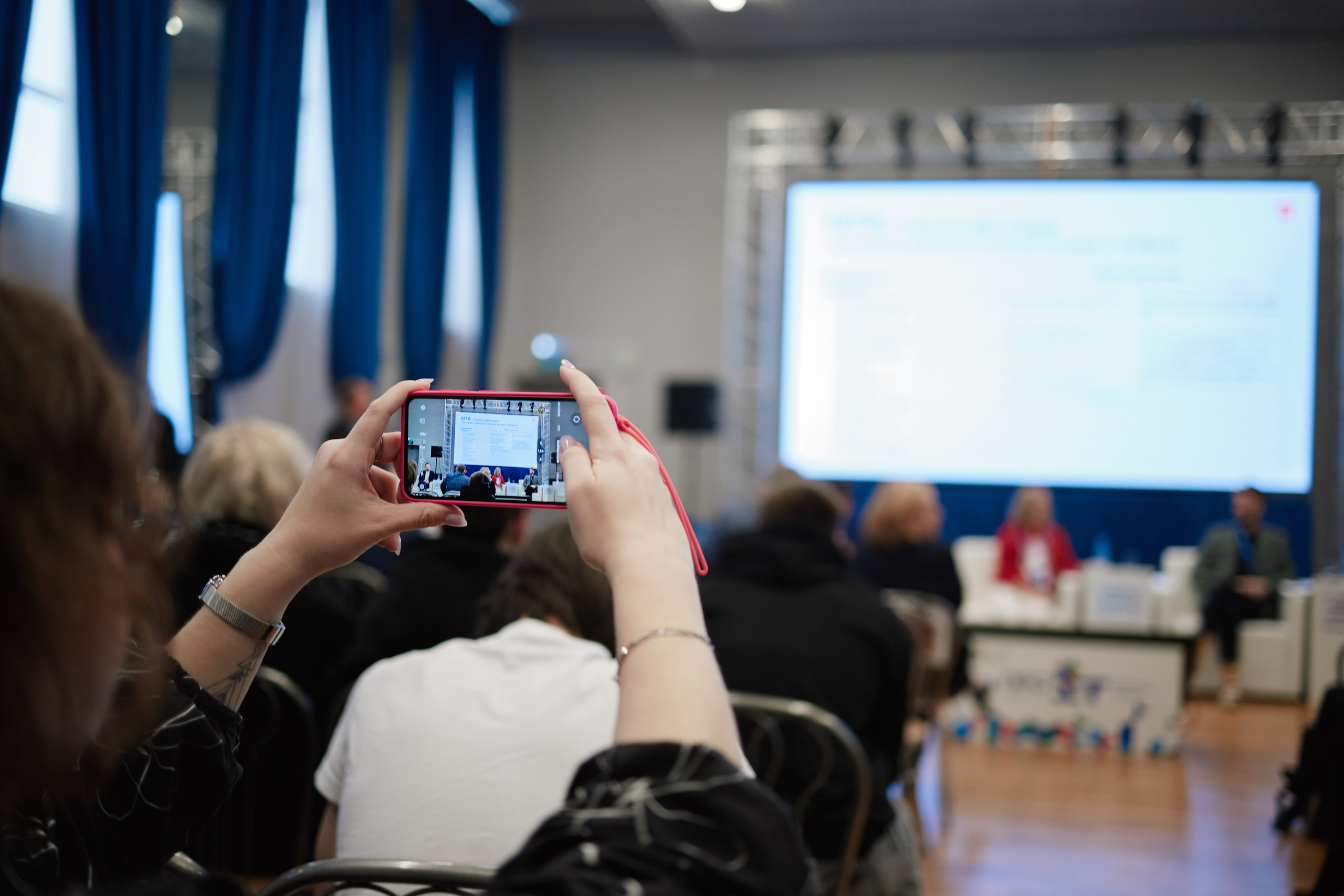 IT- Форум. Фотограф и видеограф в Кургане Леонид Корнильев