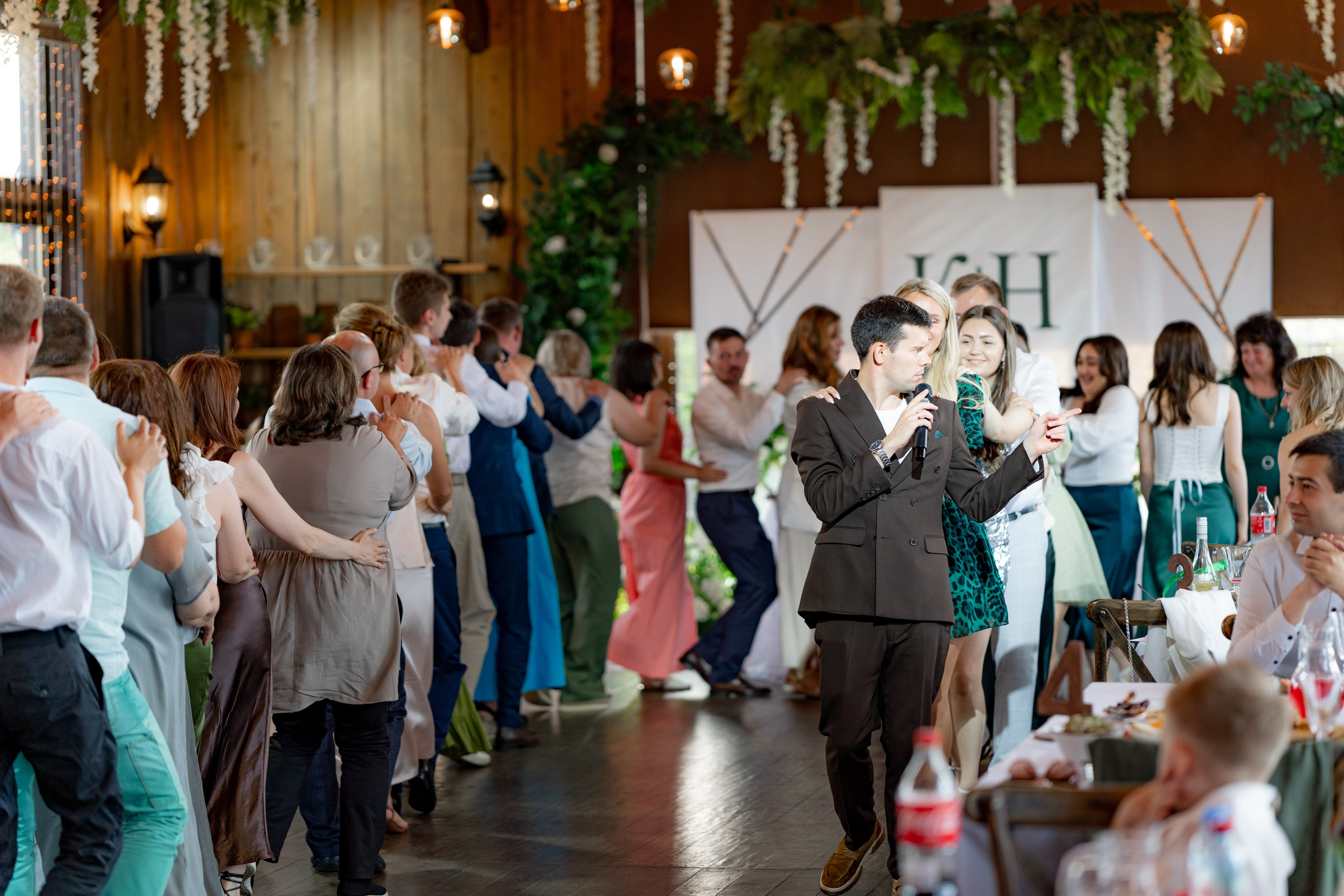 Банкет в ресторане «Амбар № 1» в городе Петергофе. Свадебный фотограф Александр Невский в Санкт-Петербурге