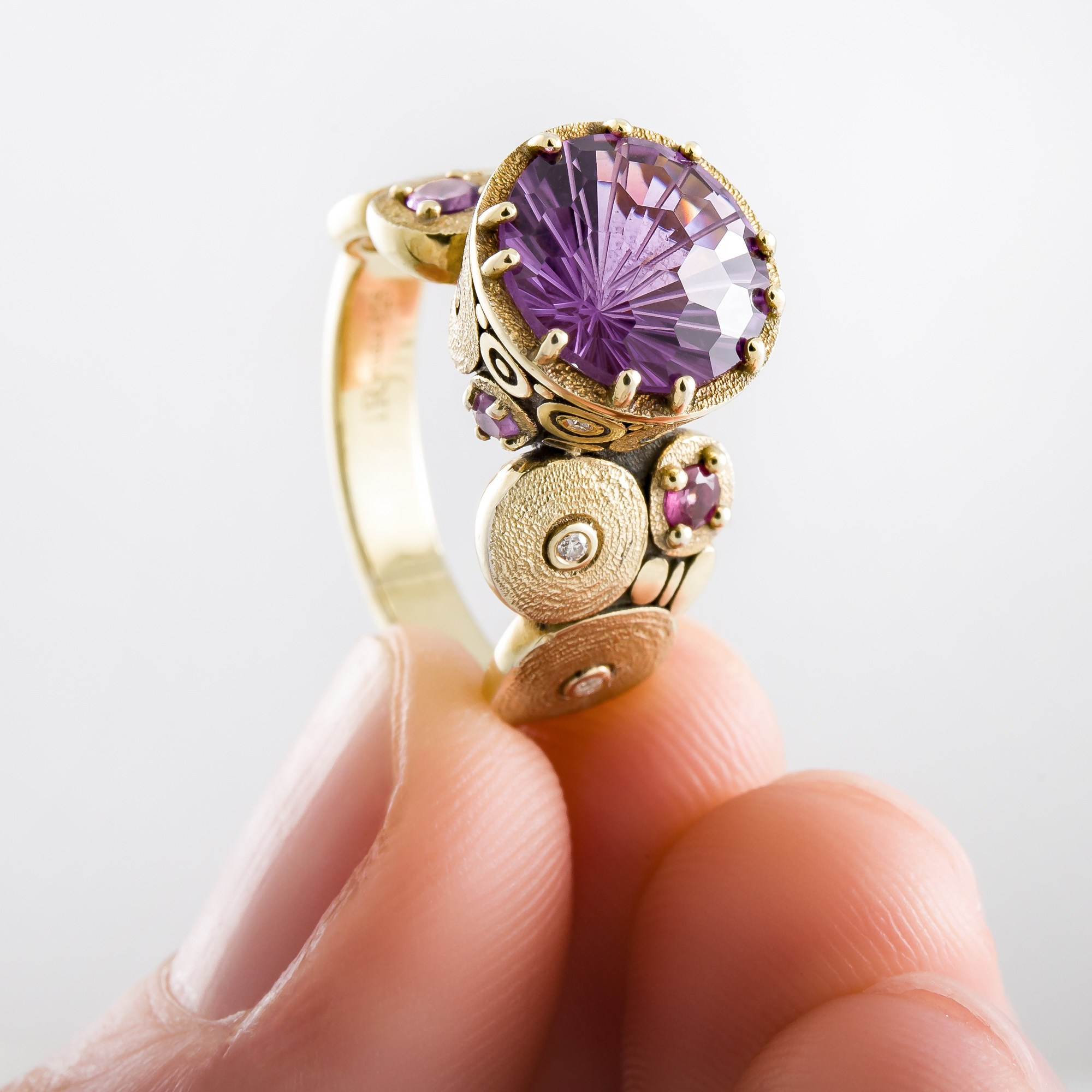 IRStudio: фотосъемка ювелирных изделий. Рекламный и предметный фотограф Марченков Антон