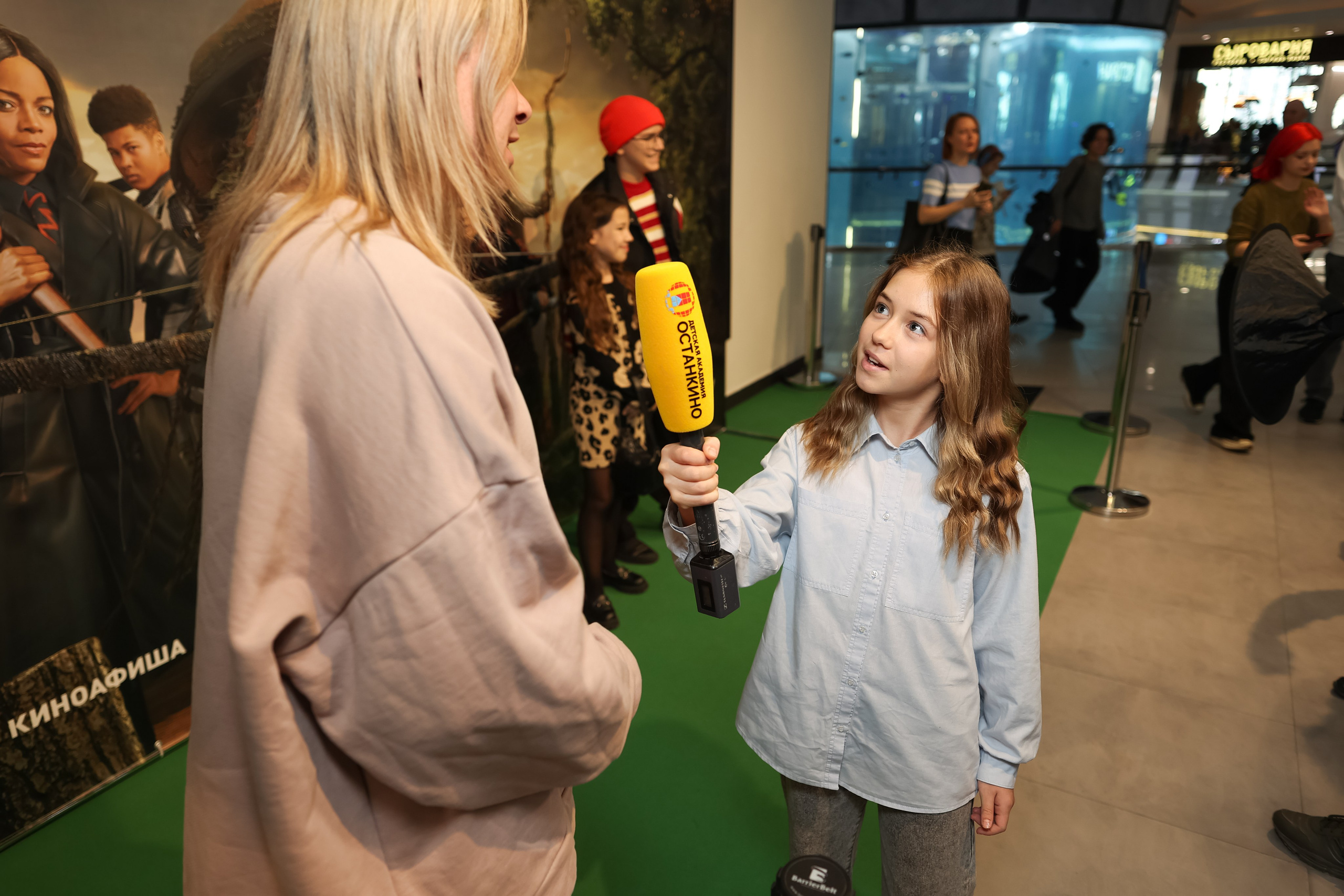 Школа «Останкино» на премьере Робин Гуд. Репортажный фотограф видеограф в Москве Ольга Плаксина