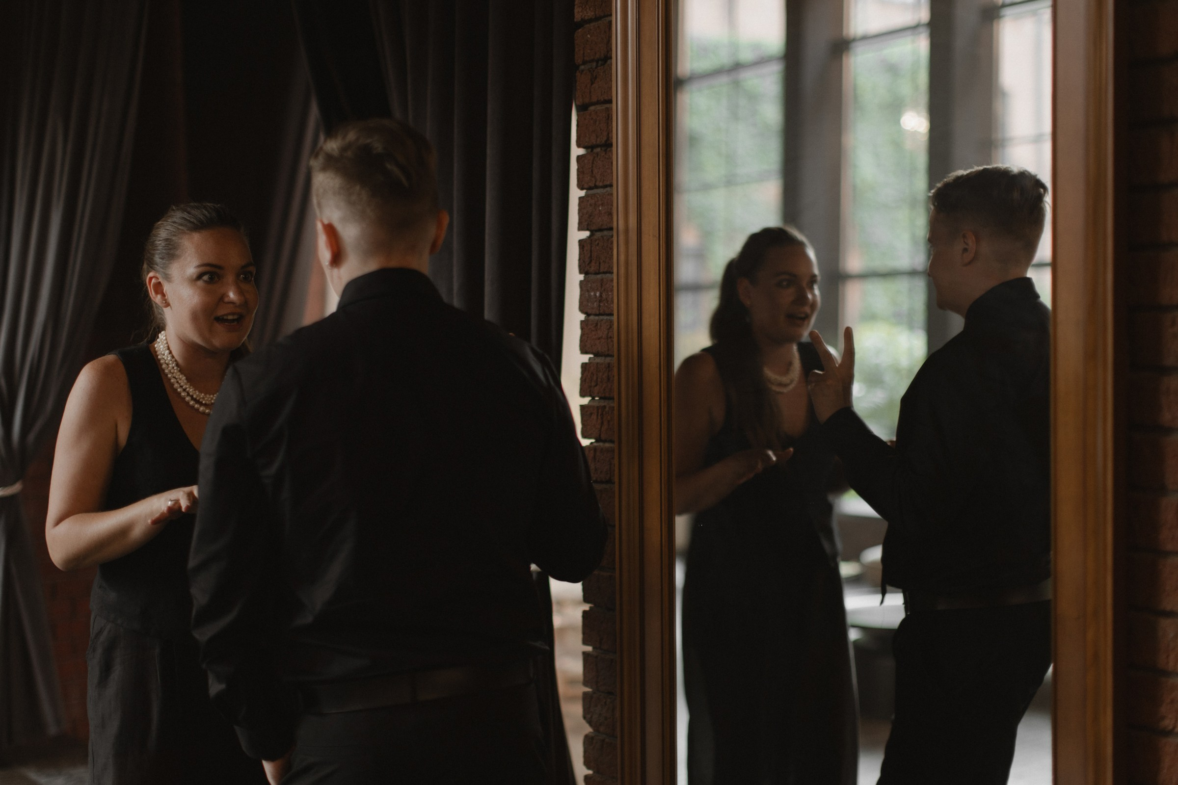 Собираемся на свадьбу вместе с фотосессией для двоих на утренние сборы. Свадебный, репортажный и портретный фотограф Сочи, Краснодар. Александра Зайцева