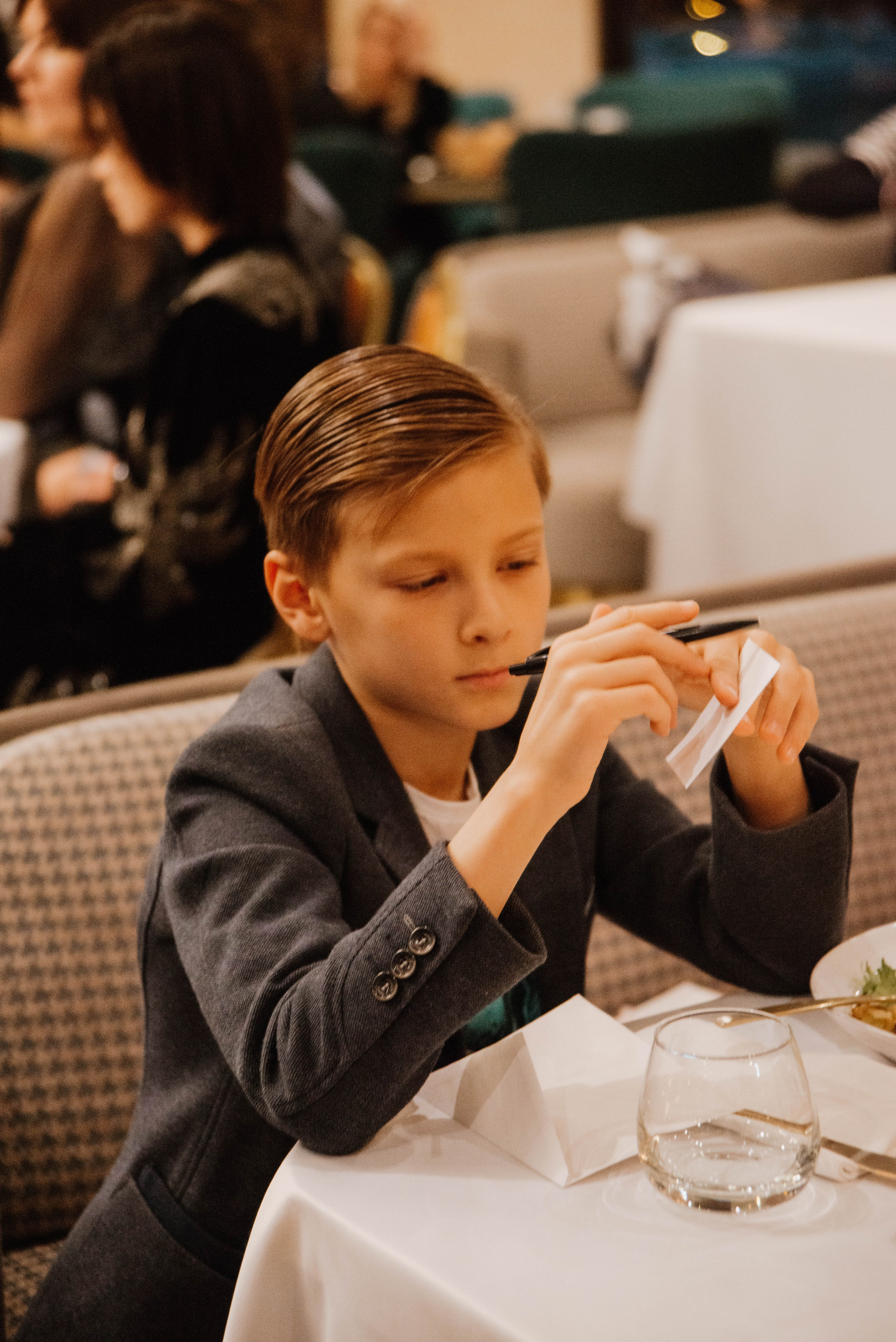 Праздник в стенах клубного пространства «Своя Среда». Ксения Glossa. Портретный и репортажный фотограф в Самаре