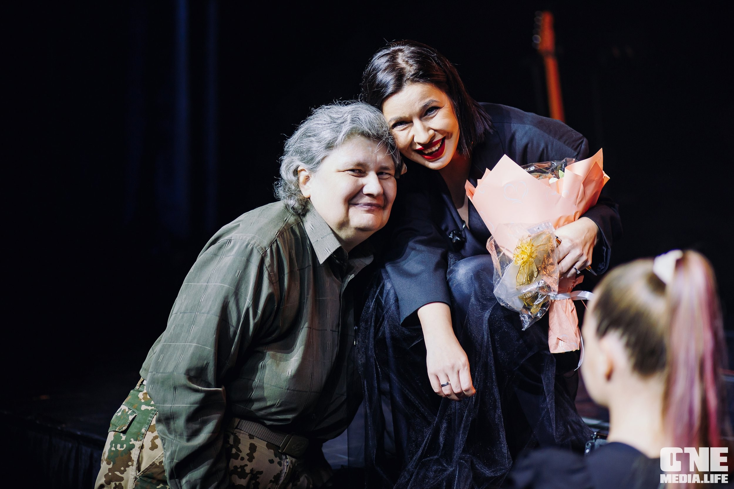 Фоторепортаж с концерта Ёлки. One Media Life: фоторепортажи, фотоотчеты с мероприятий и заведений