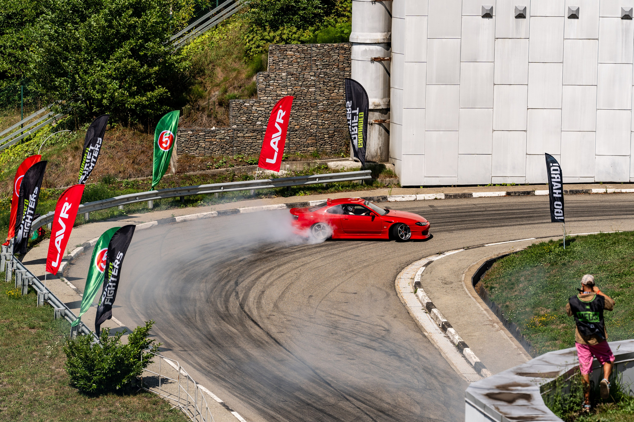 Автомобильные дрифт-гонки в рамках фестиваля Grounded 2024. Репортажный фотограф в Красной Поляне и Сочи Павлюченко Екатерина