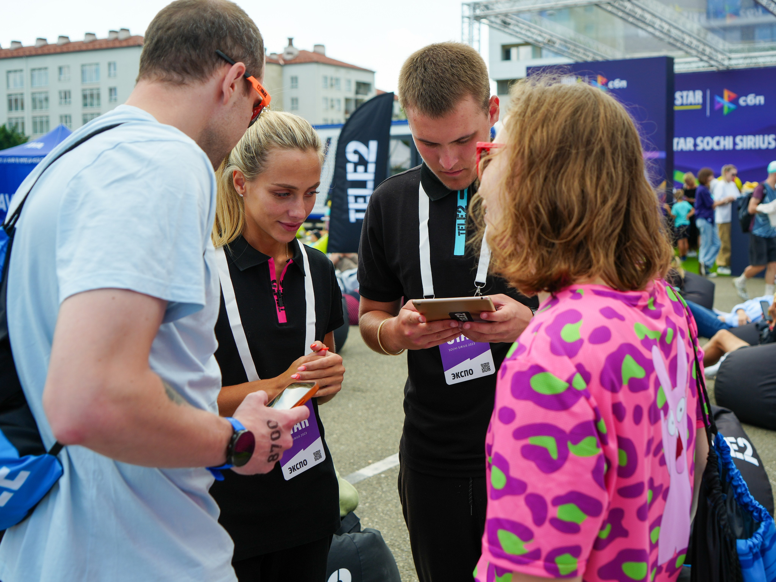 Фотоотчет партнерской интеграции для компании TELE2 на фестивале Ironstar. Репортажный фотограф в Красной Поляне и Сочи Павлюченко Екатерина