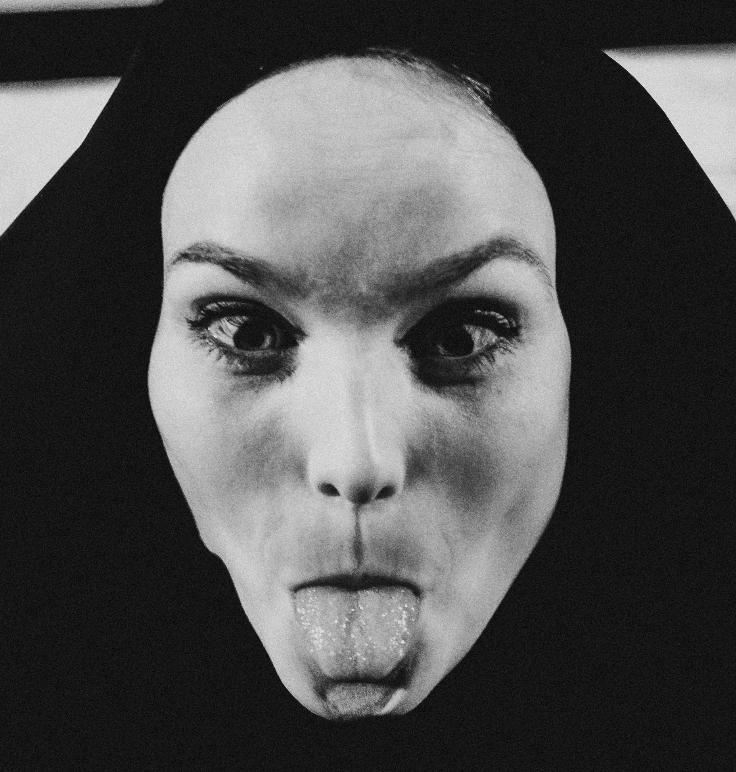 Настя — актриса театра и кино. Денис Марков — фотограф в Екатеринбурге