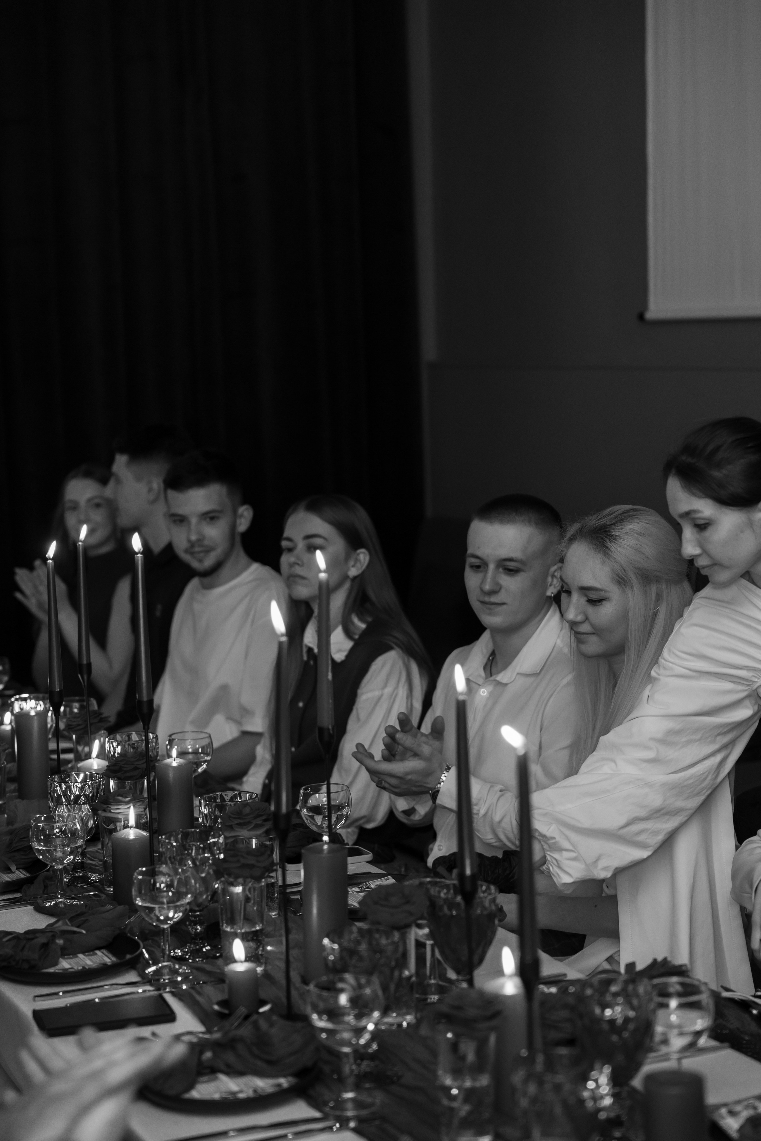 День рождение Марии, иммерсивный ужин. Семейный и женский фотограф, стильный репортаж в г. Новосибирск