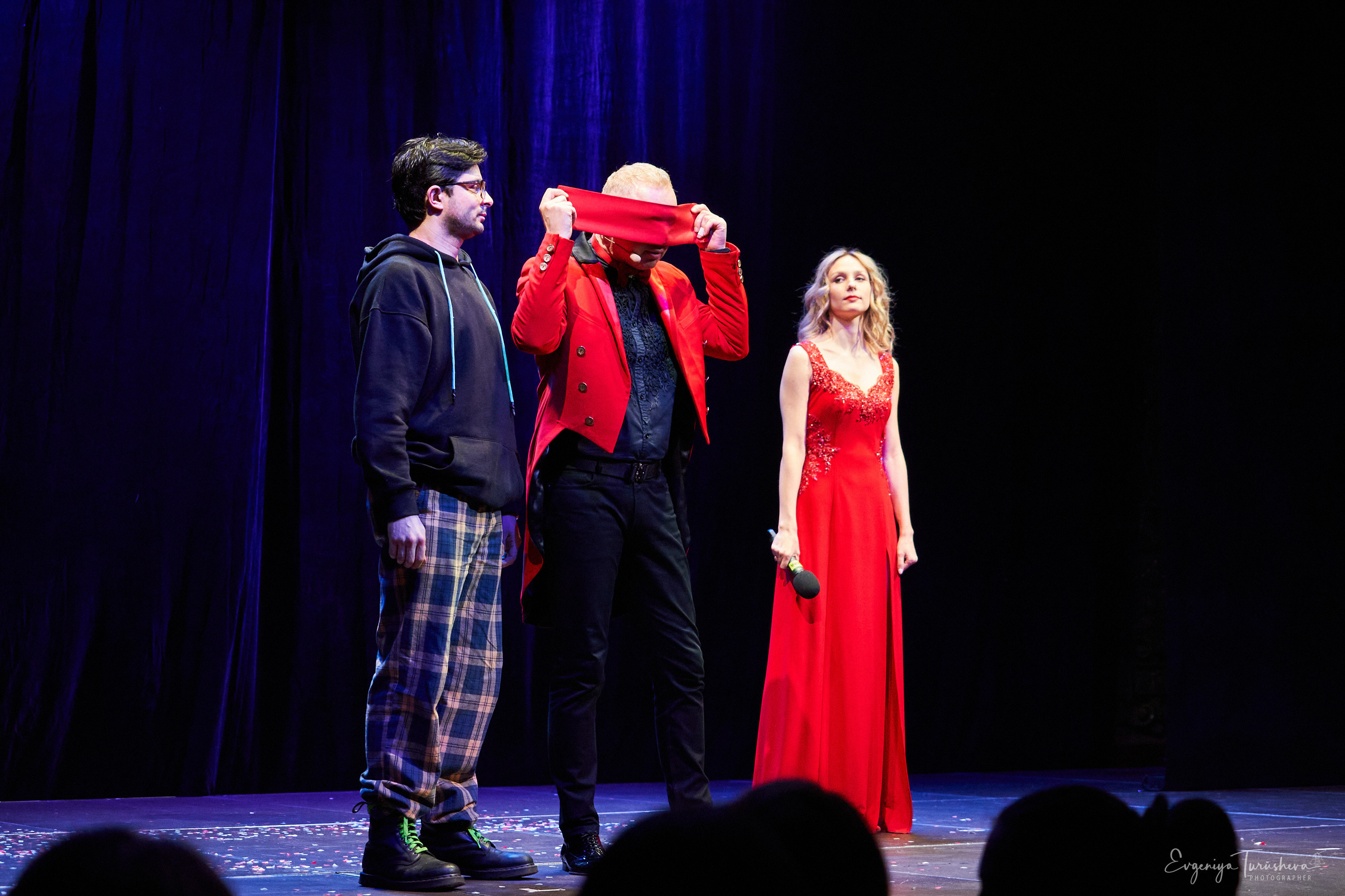 Лига Волшебников объединила лучших представителей иллюзионного жанра. Фотограф Евгения Турушева