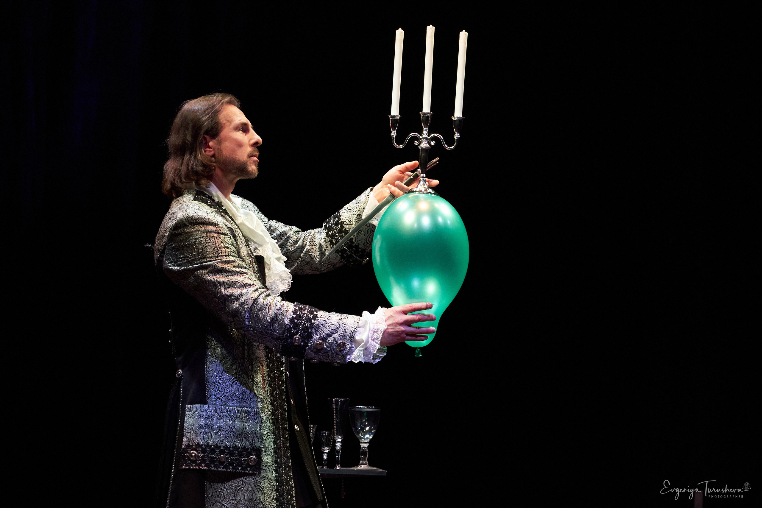 Лига Волшебников объединила лучших представителей иллюзионного жанра. Фотограф Евгения Турушева