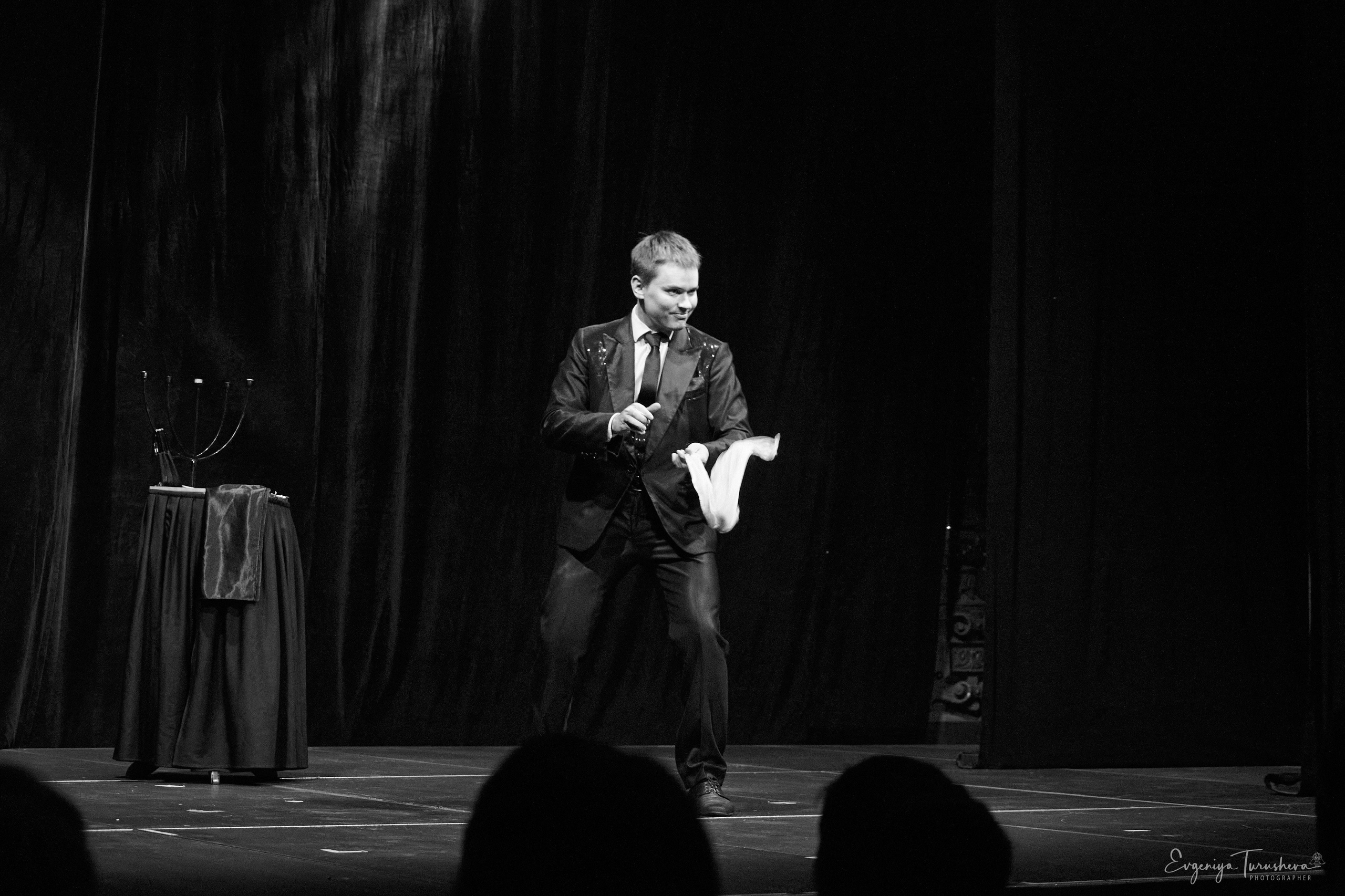 Лига Волшебников объединила лучших представителей иллюзионного жанра. Фотограф Евгения Турушева