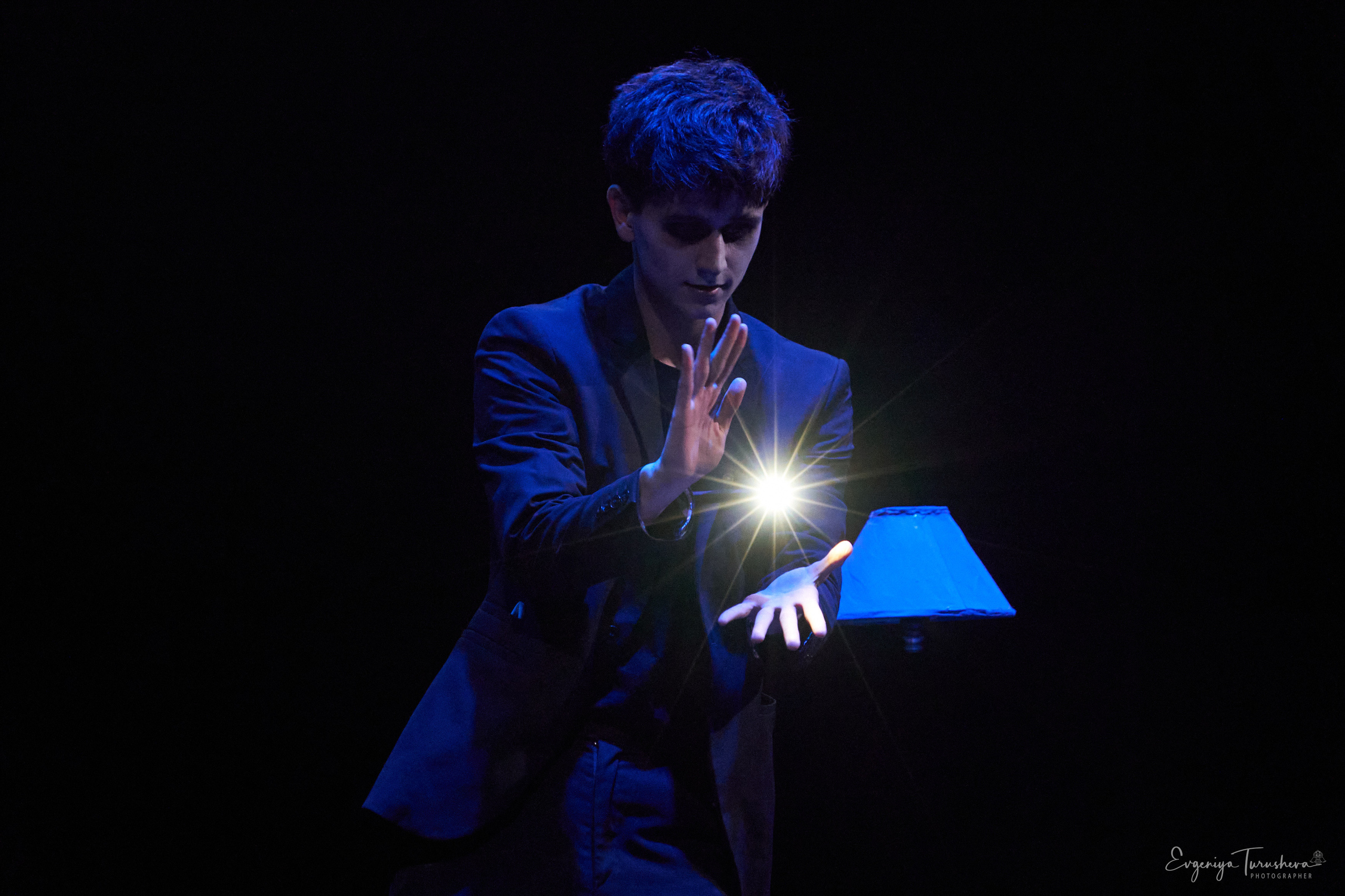 Лига Волшебников объединила лучших представителей иллюзионного жанра. Фотограф Евгения Турушева