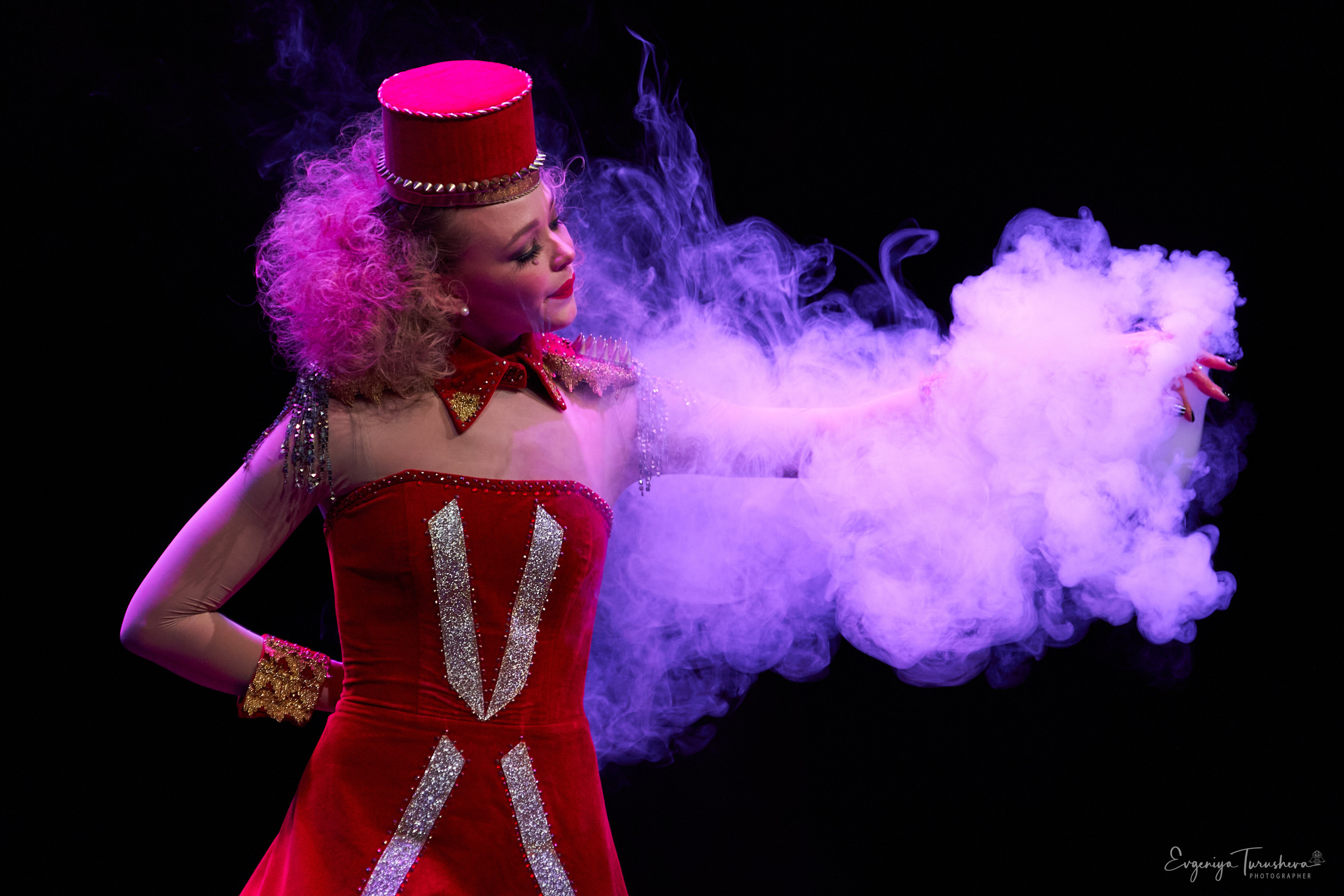 Лига Волшебников объединила лучших представителей иллюзионного жанра. Фотограф Евгения Турушева