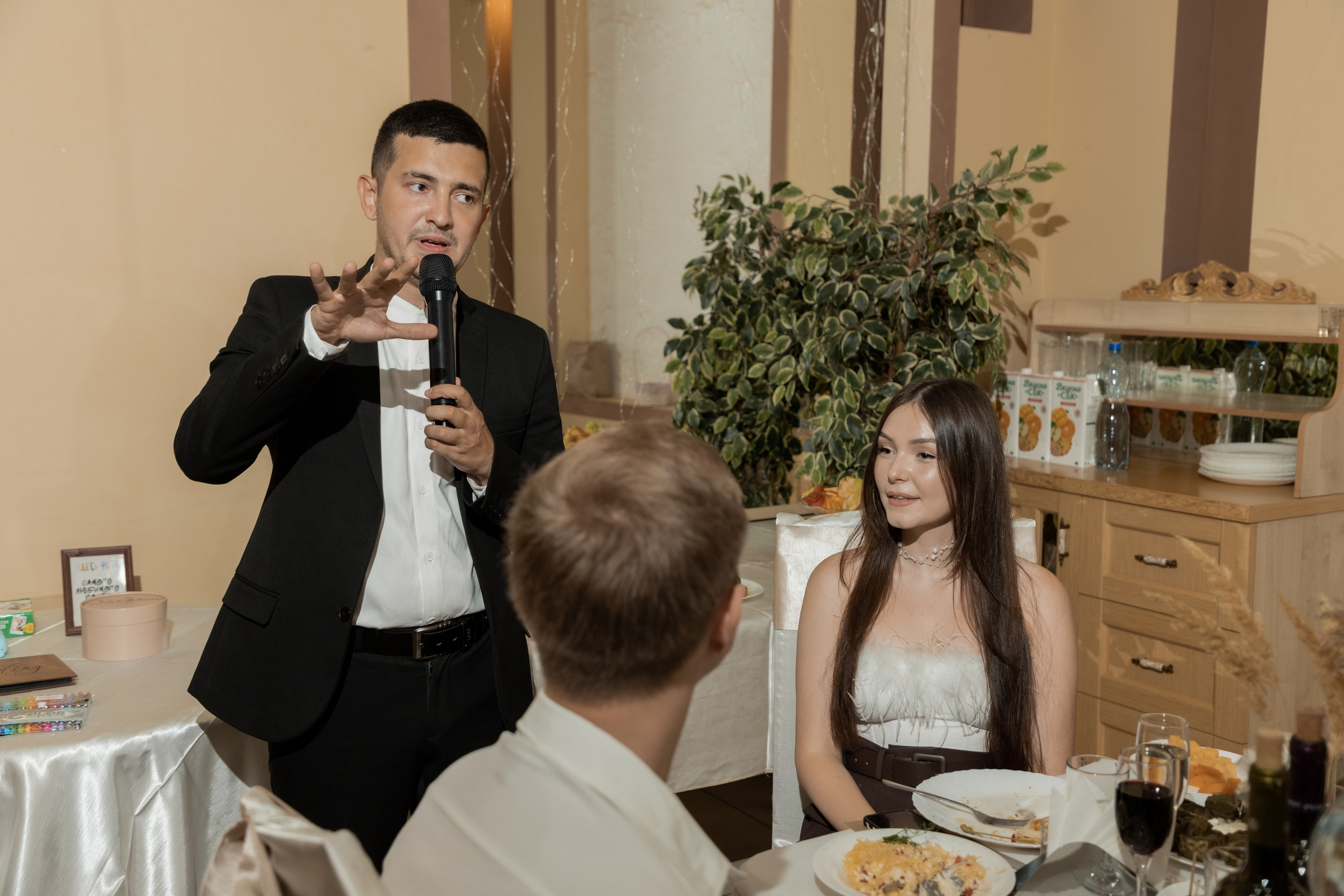 Роман и Александра (банкет). Свадебный фотограф Ангелина Сунгатулина | Саратов | Балаково | Вольск