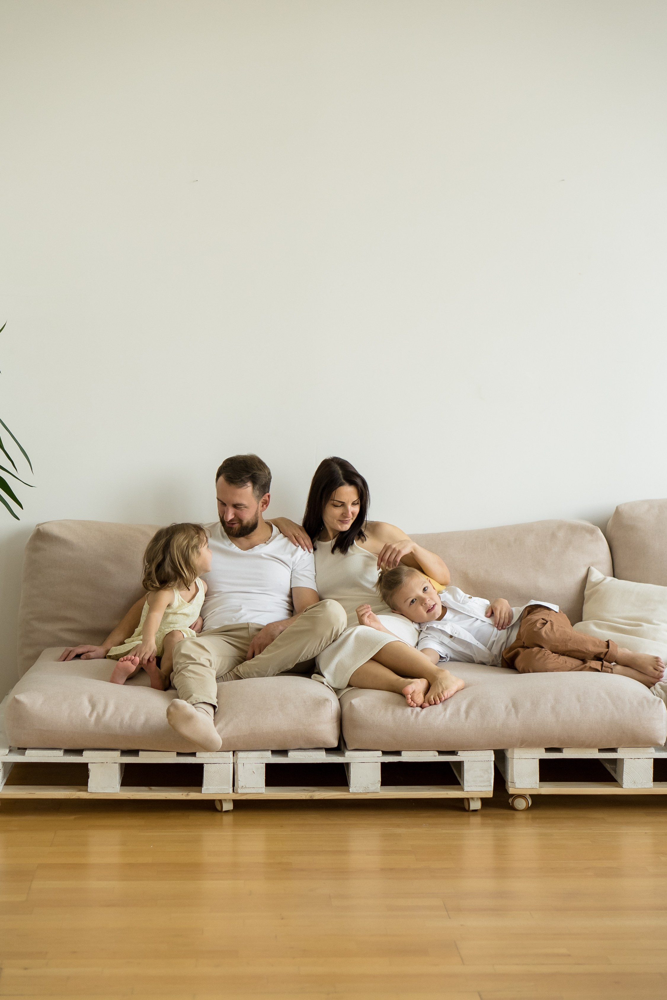 Семейная фотосессия семьи К. в фотостудии. Фотограф Ольга Игорева