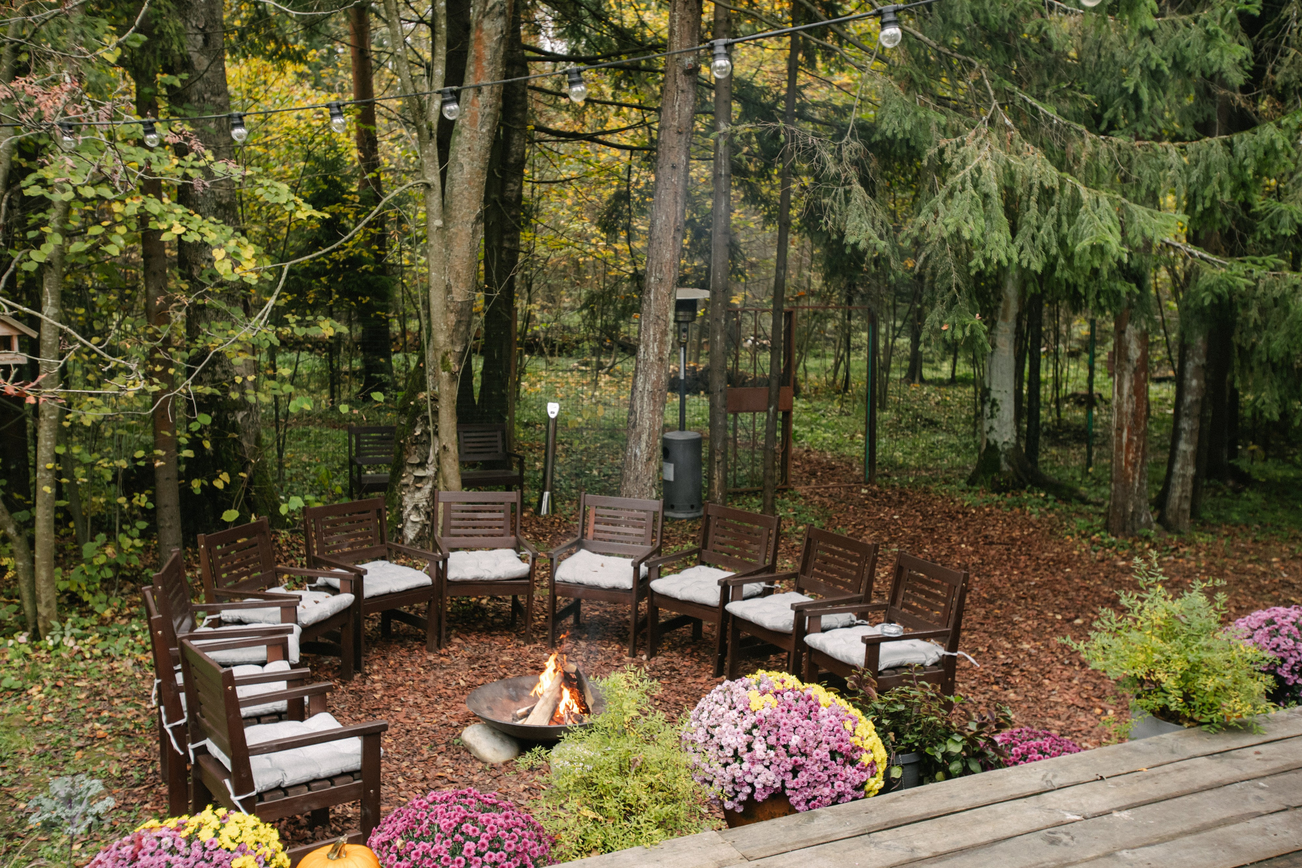 B U R G U N D Y. H O M E