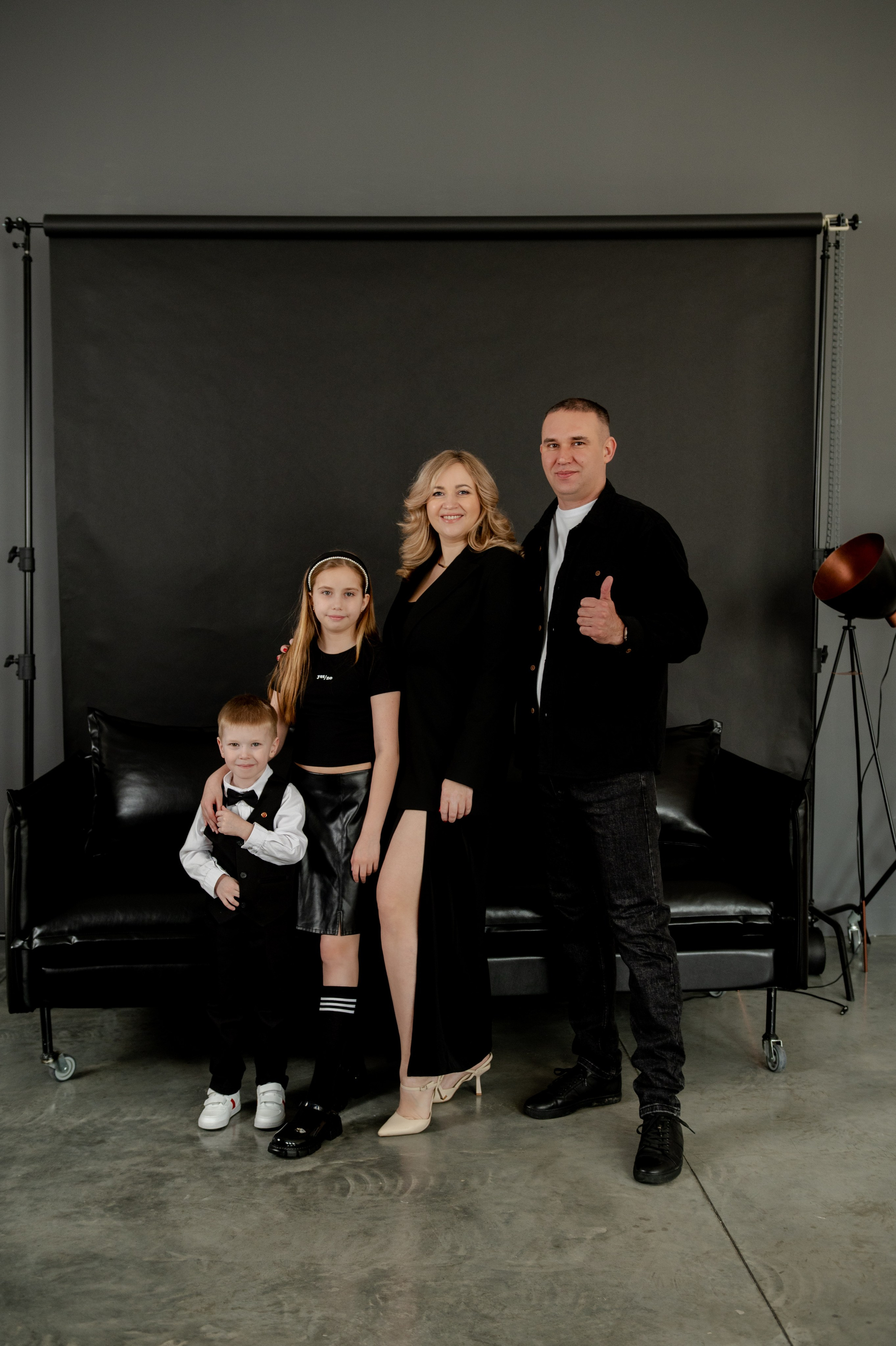 | мама, папа, дочка и сын |. Свадебный и портретный фотограф в Казани